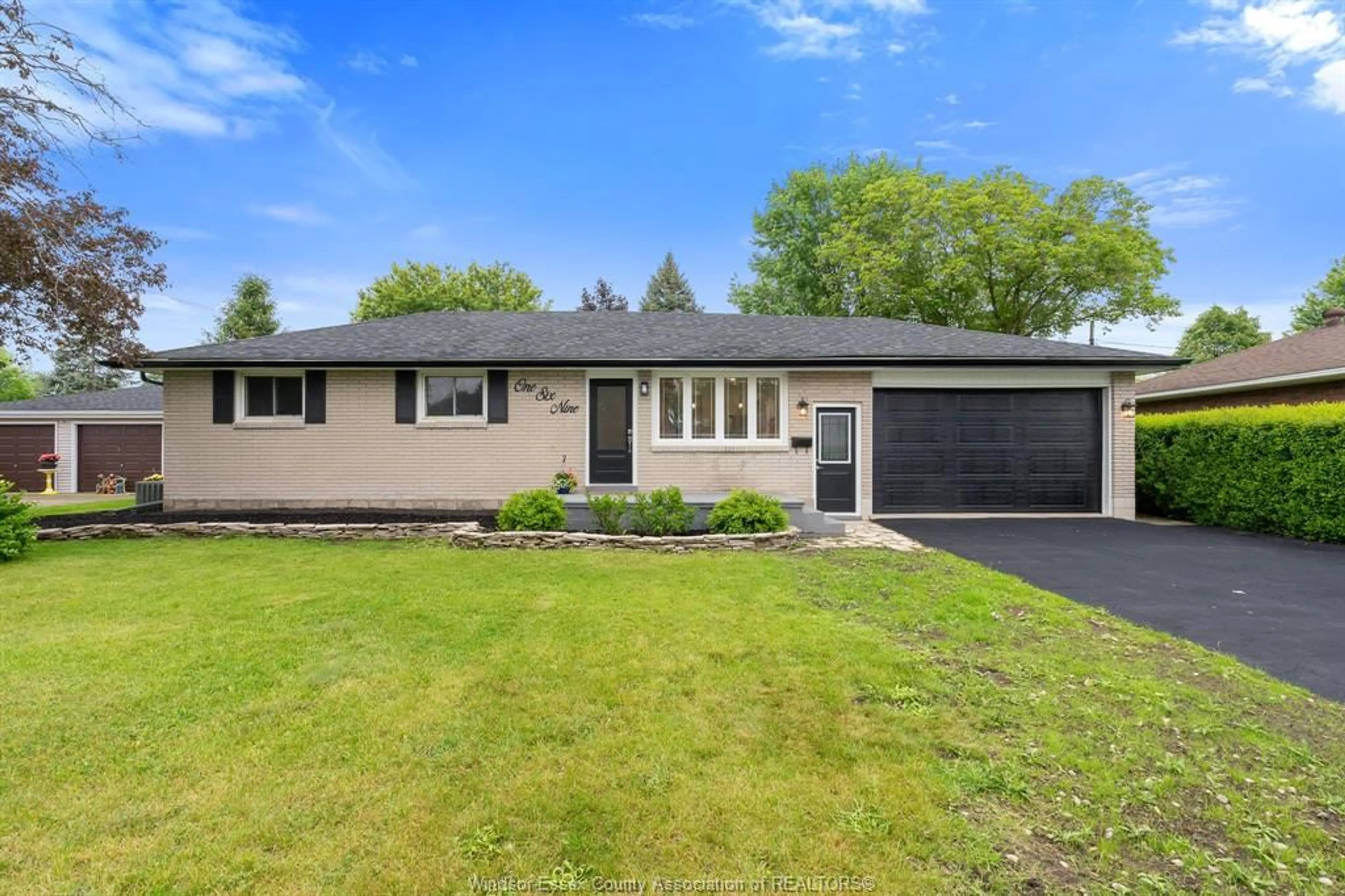 Home with vinyl exterior material, street for 169 VERMONT St, LaSalle Ontario N9J 1C8