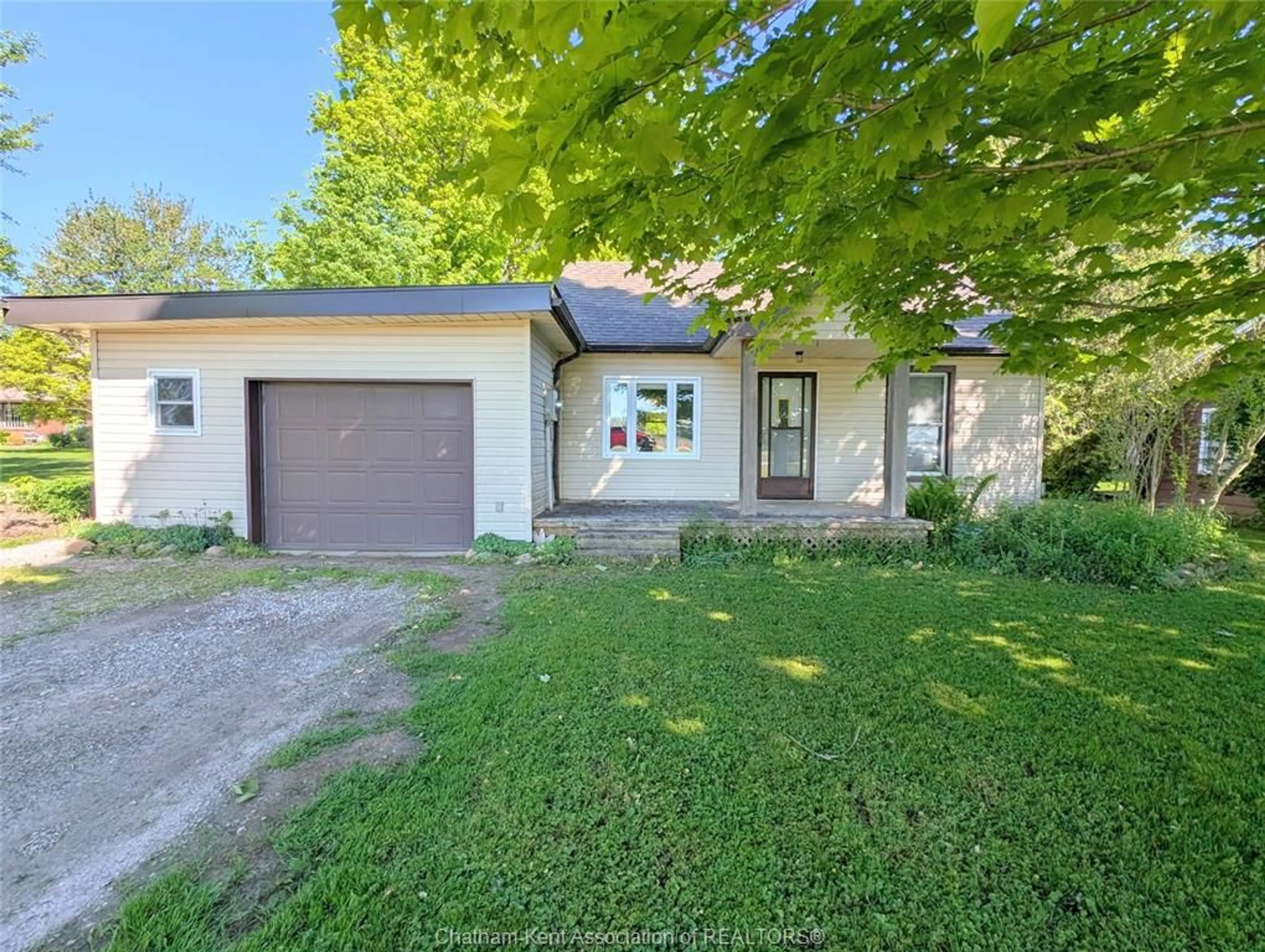 A pic from outside/outdoor area/front of a property/back of a property/a pic from drone, street for 8993 Indian Creek E Rd, Chatham Ontario N7M 5J3