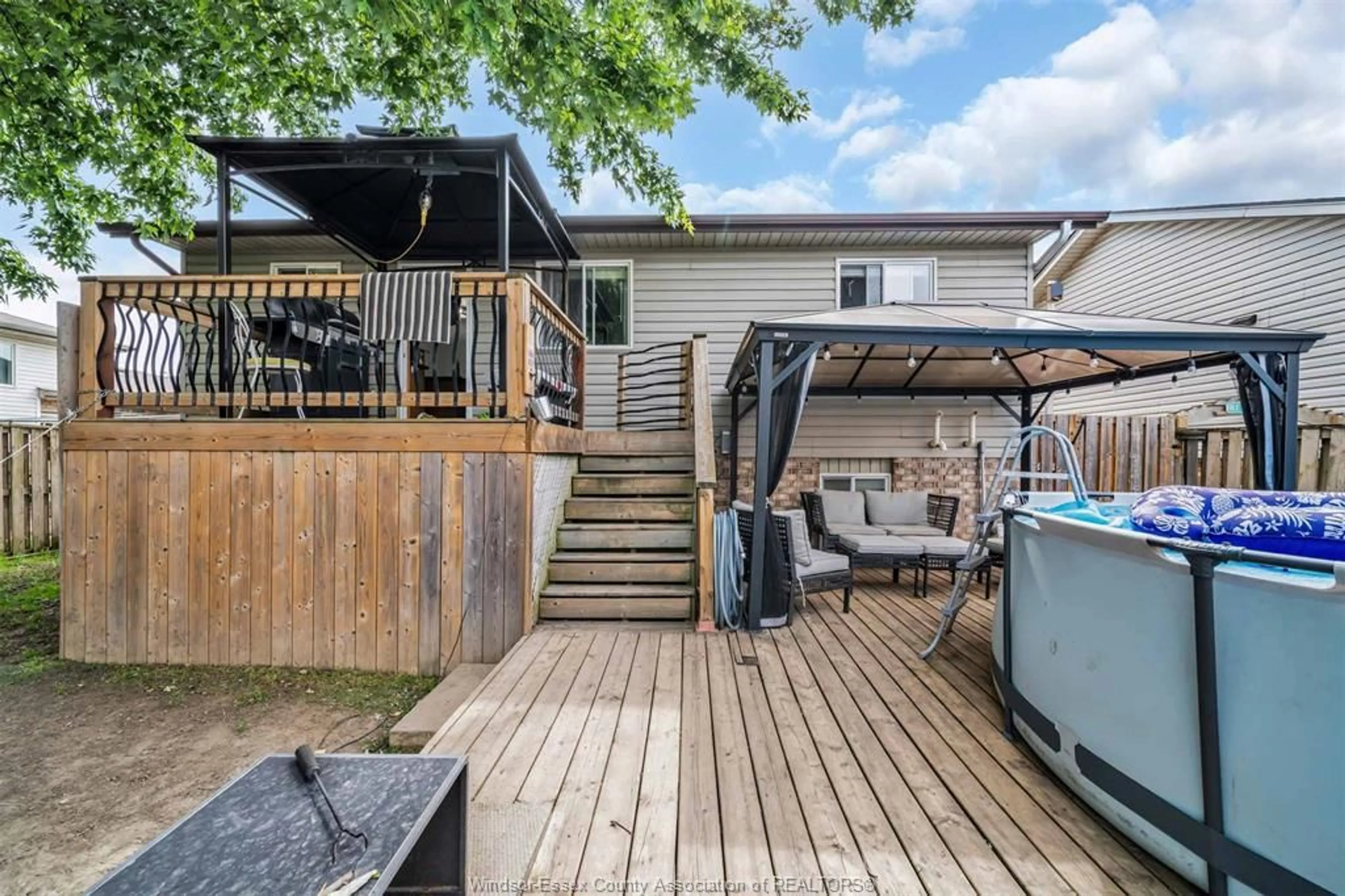 Patio, street for 695 Richmond, Amherstburg Ontario N9V 3Z5