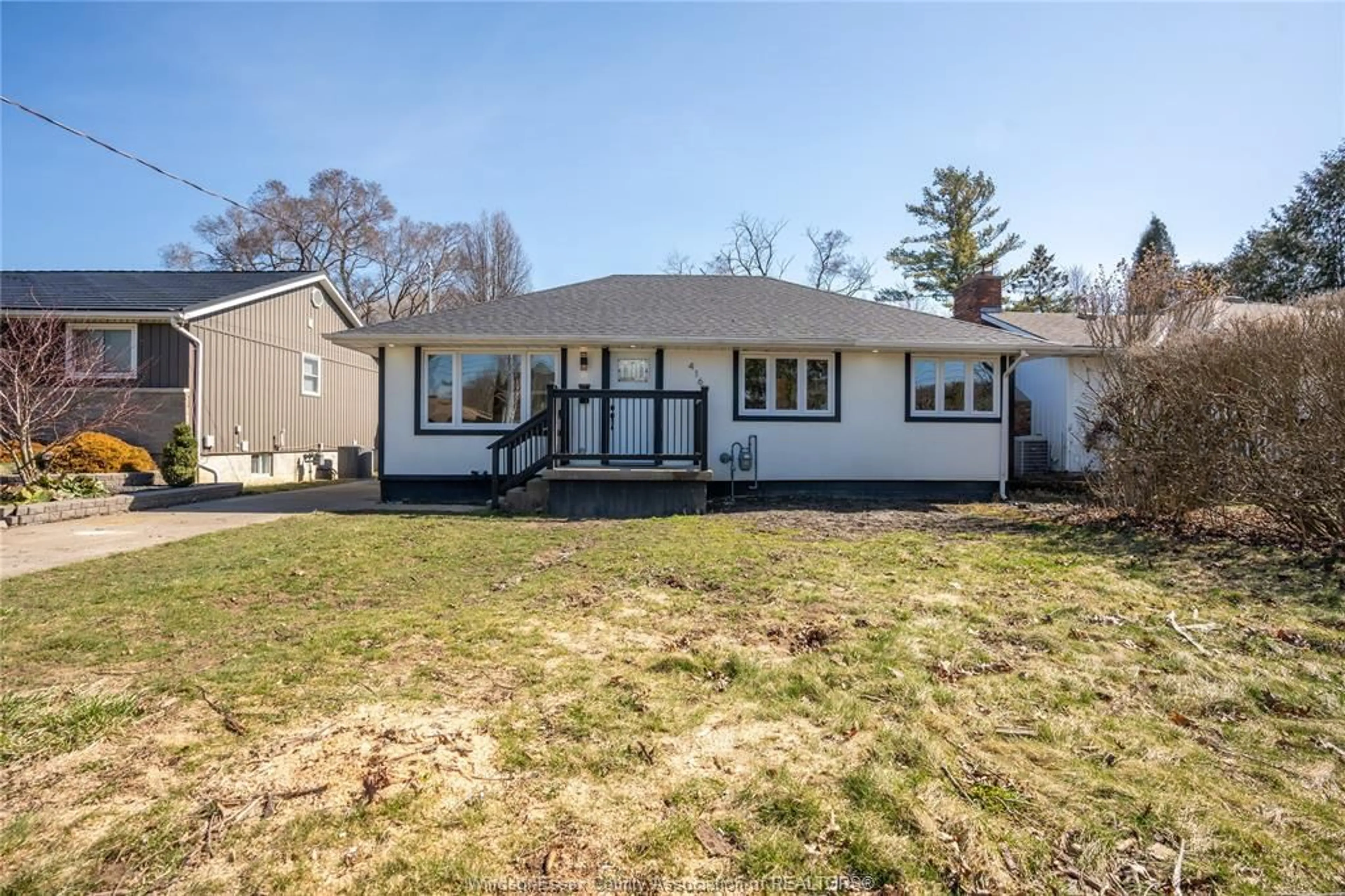 Home with vinyl exterior material, street for 416 INDIAN CREEK Rd, Chatham Ontario N7M 2E2