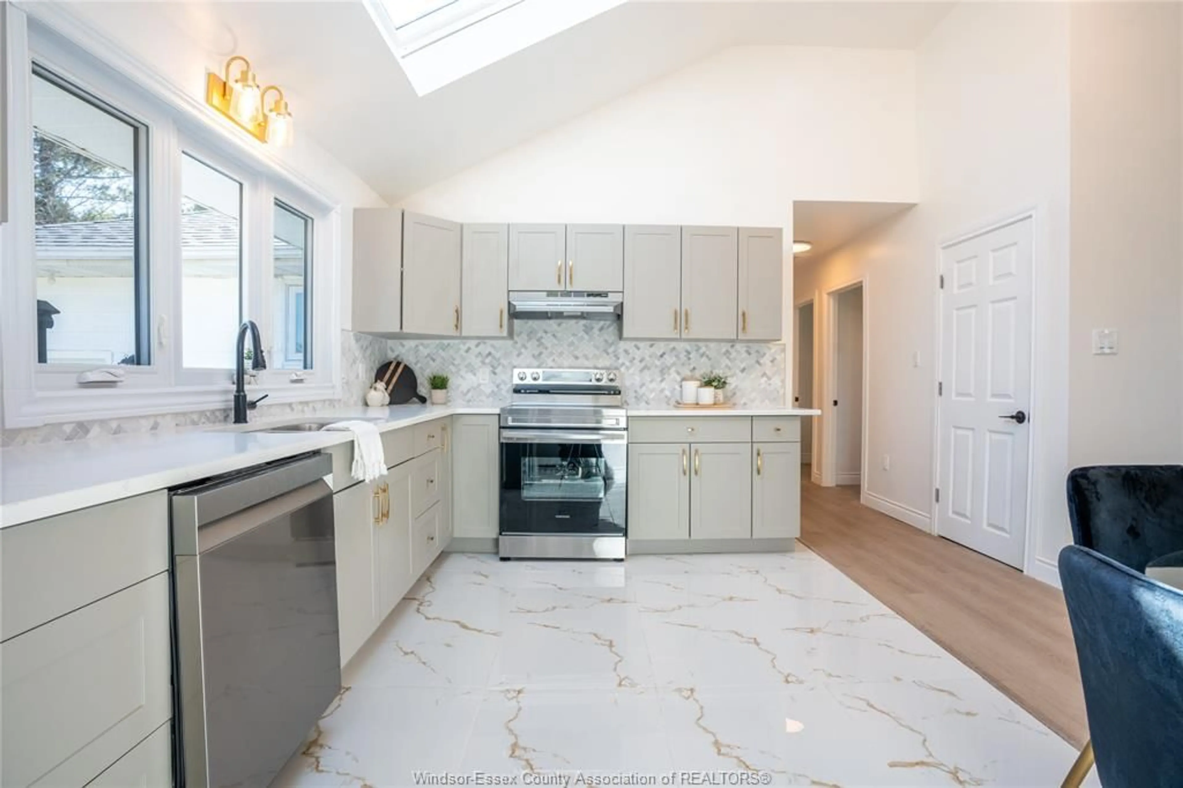 Open concept kitchen, ceramic/tile floor for 416 INDIAN CREEK Rd, Chatham Ontario N7M 2E2