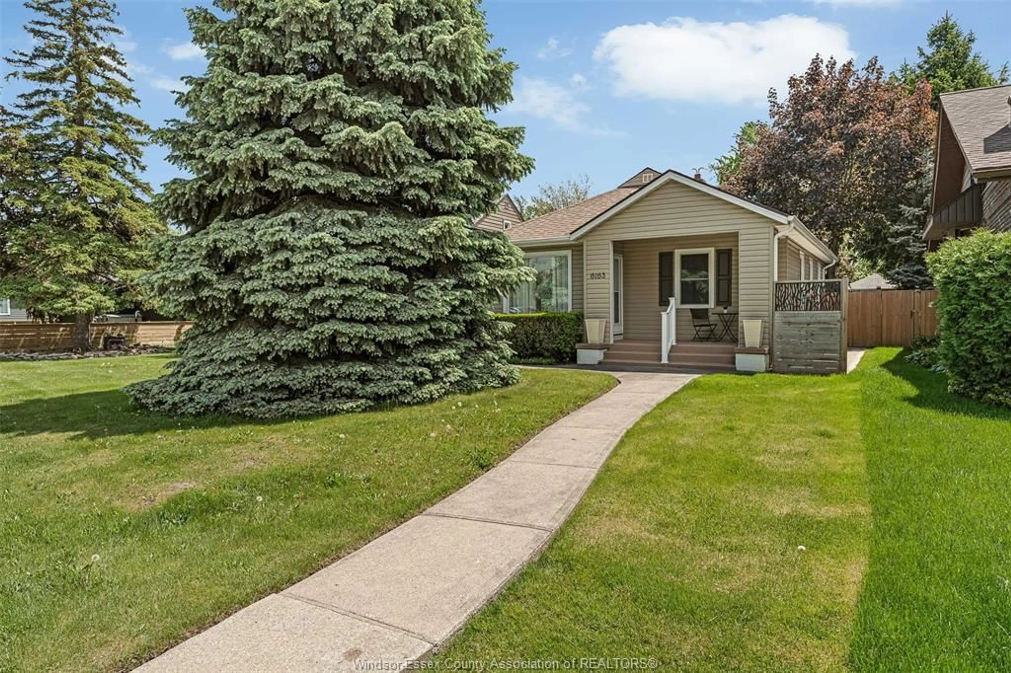 A pic from outside/outdoor area/front of a property/back of a property/a pic from drone, street for 6163 WYANDOTTE St, Windsor Ontario N8S 1N4