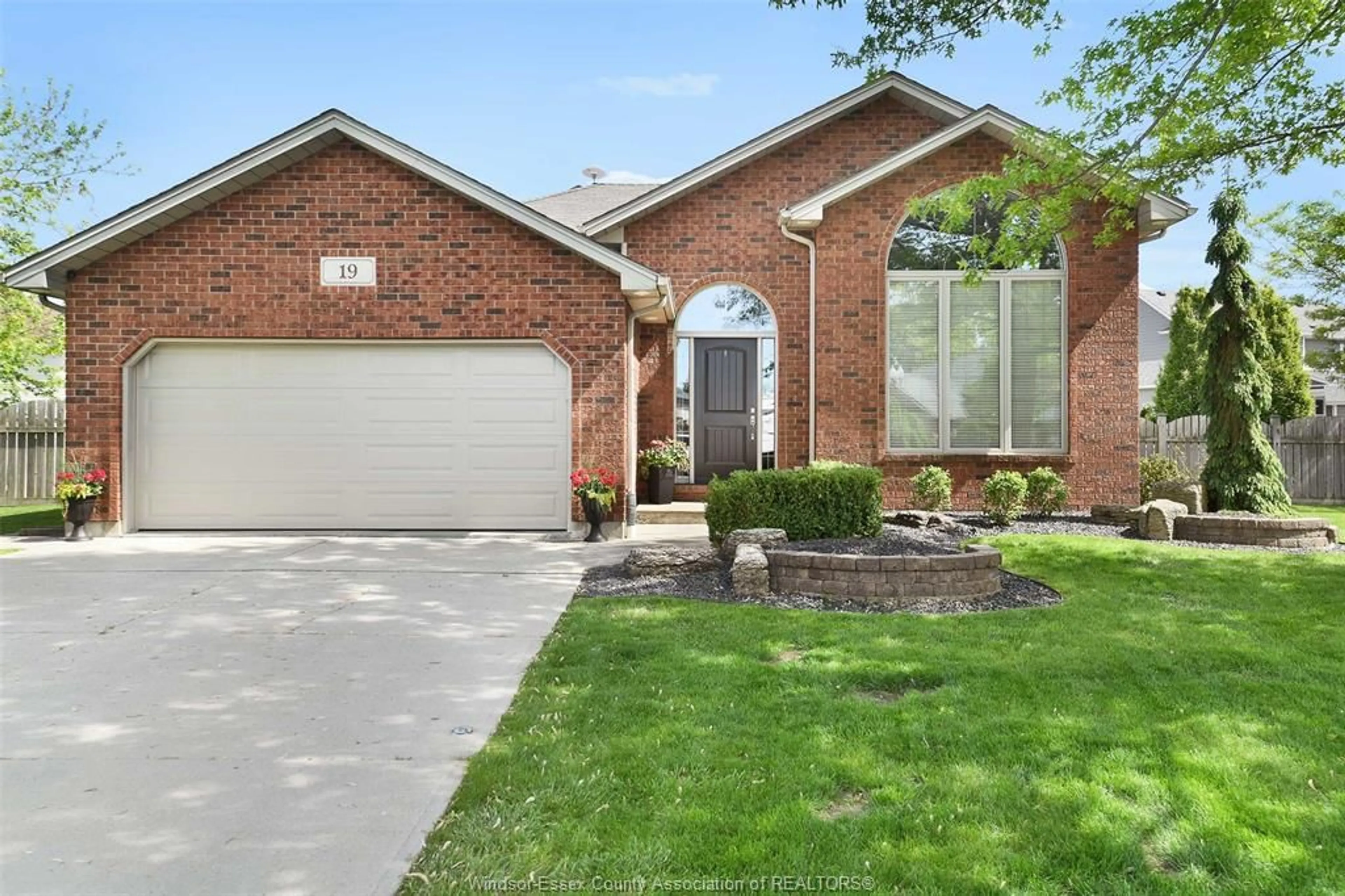 Home with brick exterior material, street for 19 DIANE St, Cottam Ontario N0R 1G0