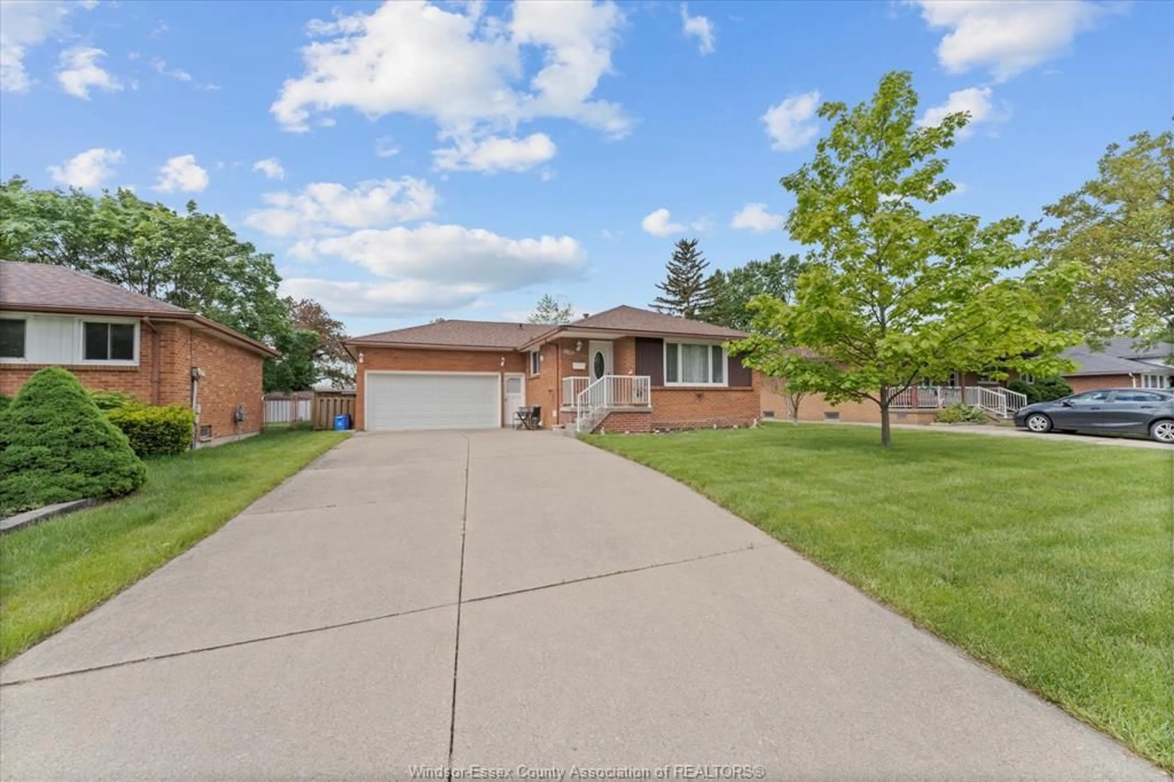 Home with brick exterior material, street for 2827 MCMAHON Ave, Windsor Ontario N8T 2J7