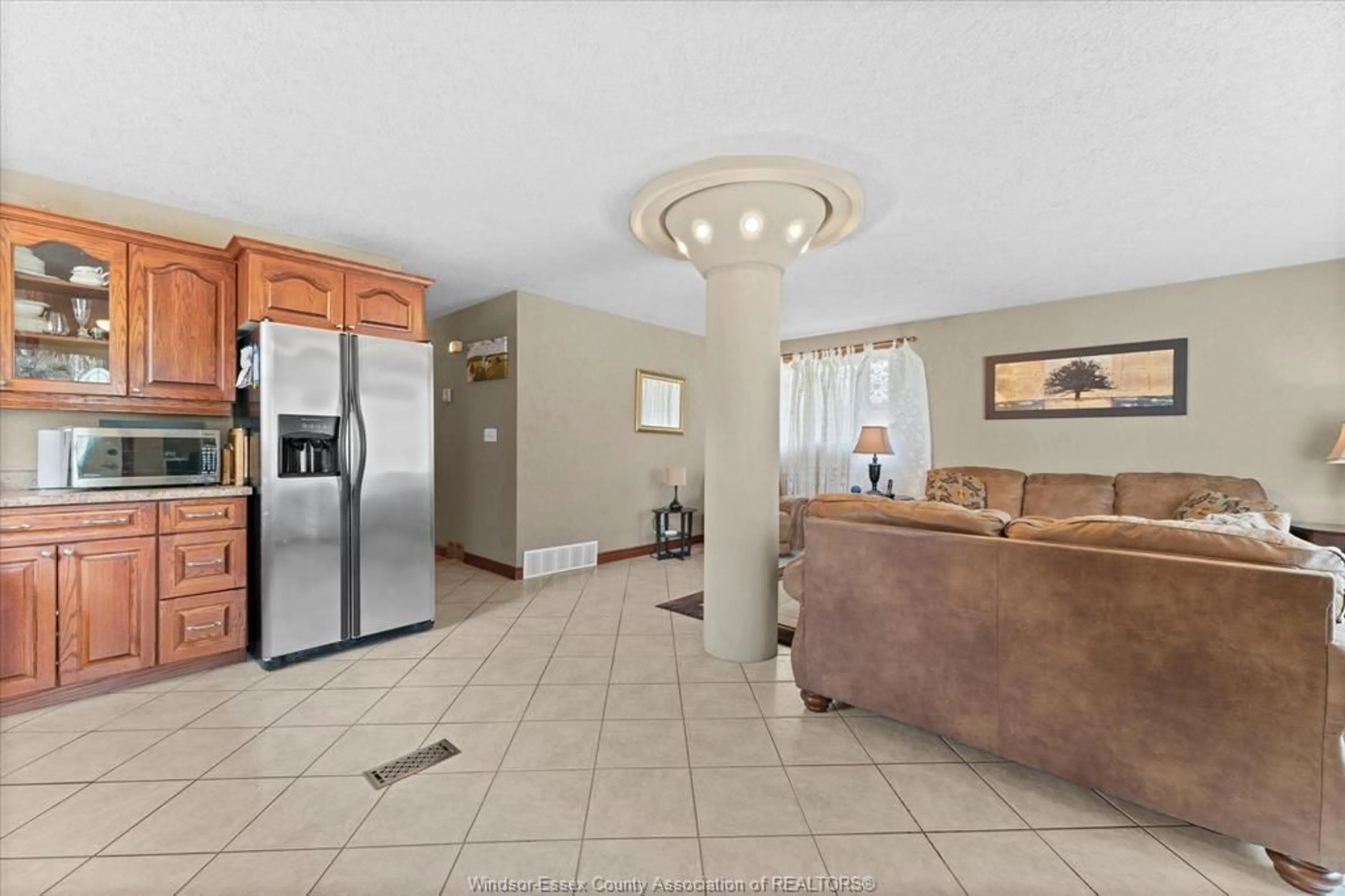 Unknown for 2827 MCMAHON Ave, Windsor Ontario N8T 2J7