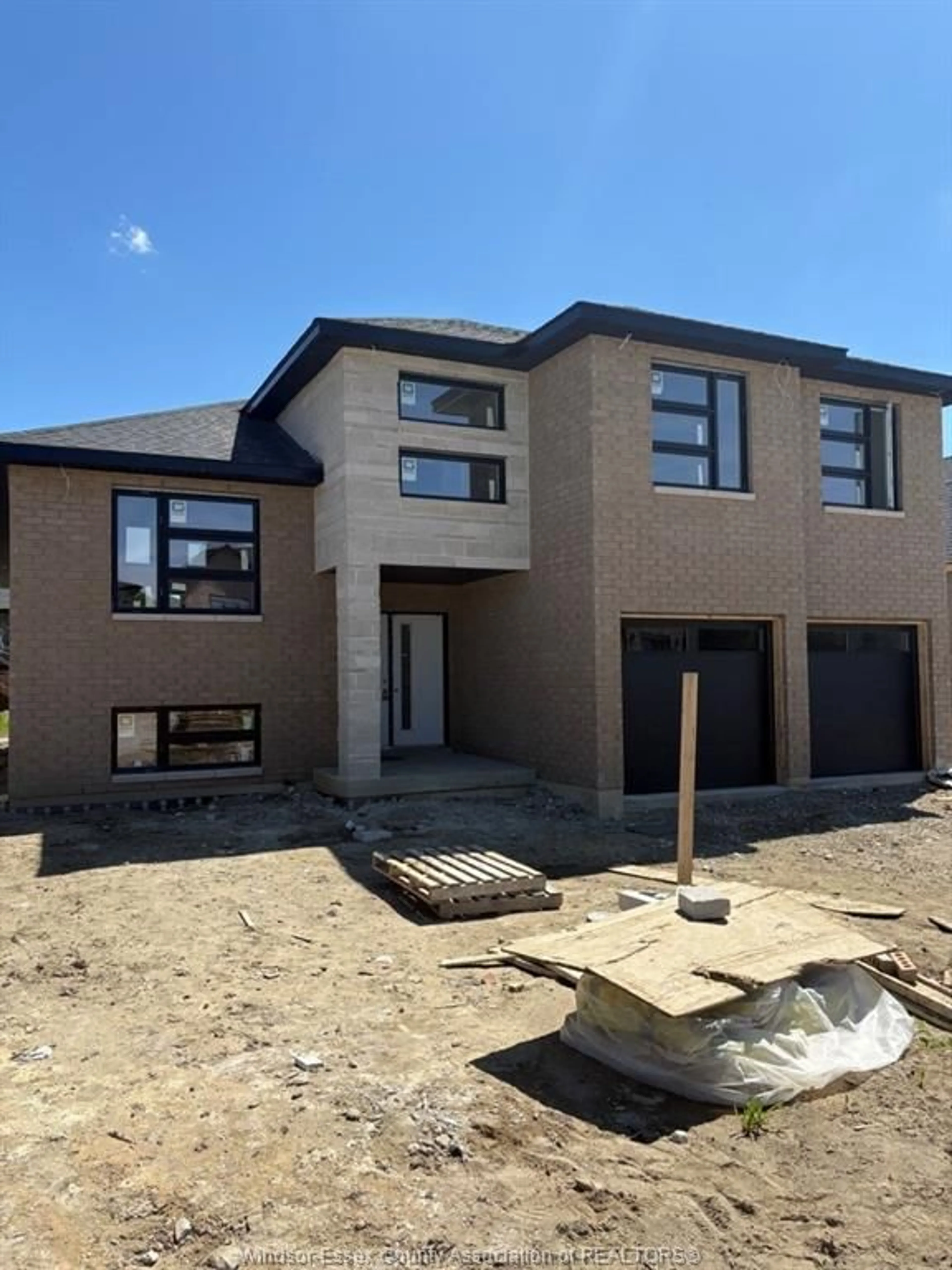 Home with brick exterior material, building for 2474 PARTINGTON, Windsor Ontario N9E 0A9