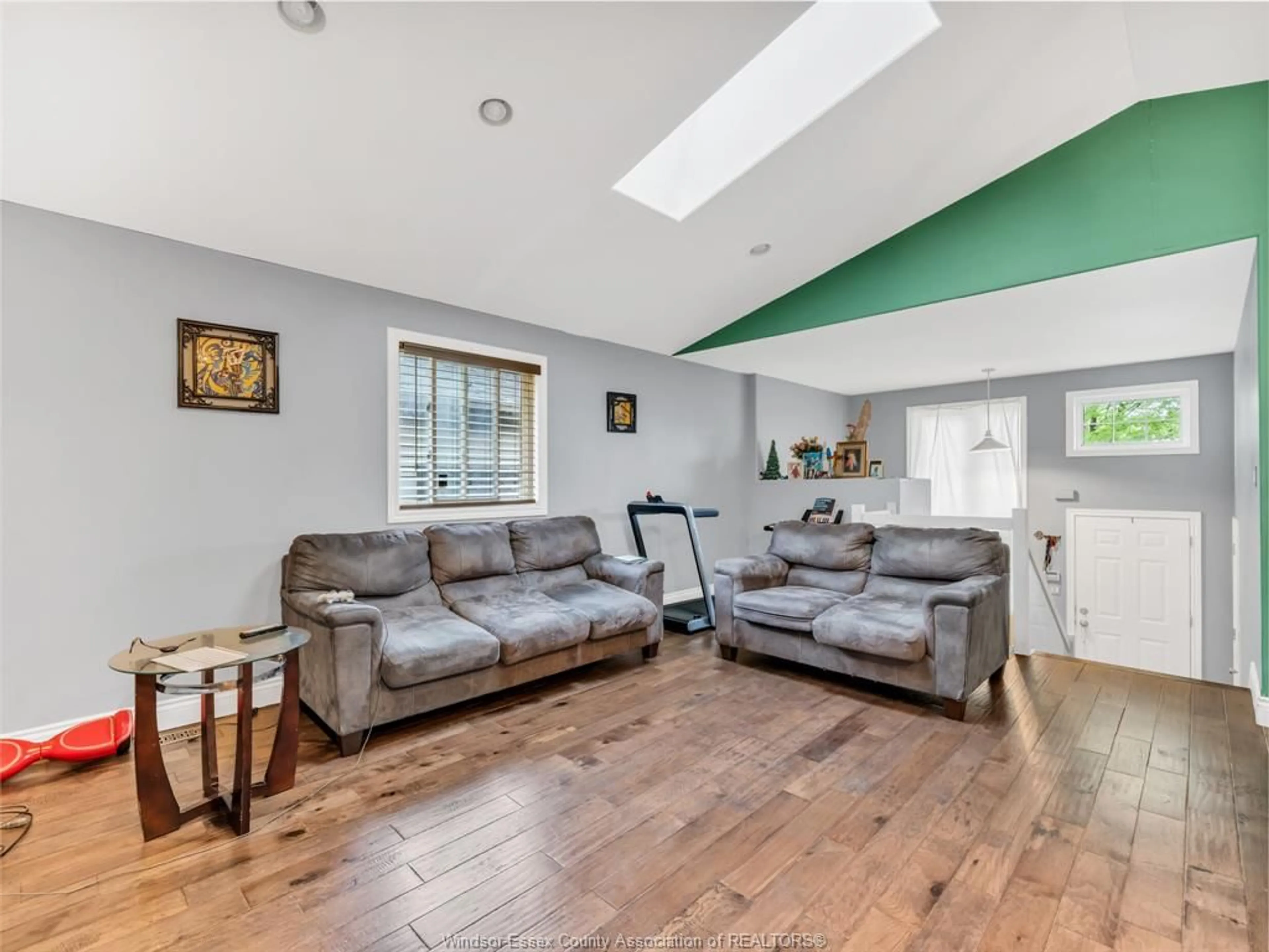 Living room with furniture, unknown for 1505 HIGHNOON Dr, Windsor Ontario N9G 3B6