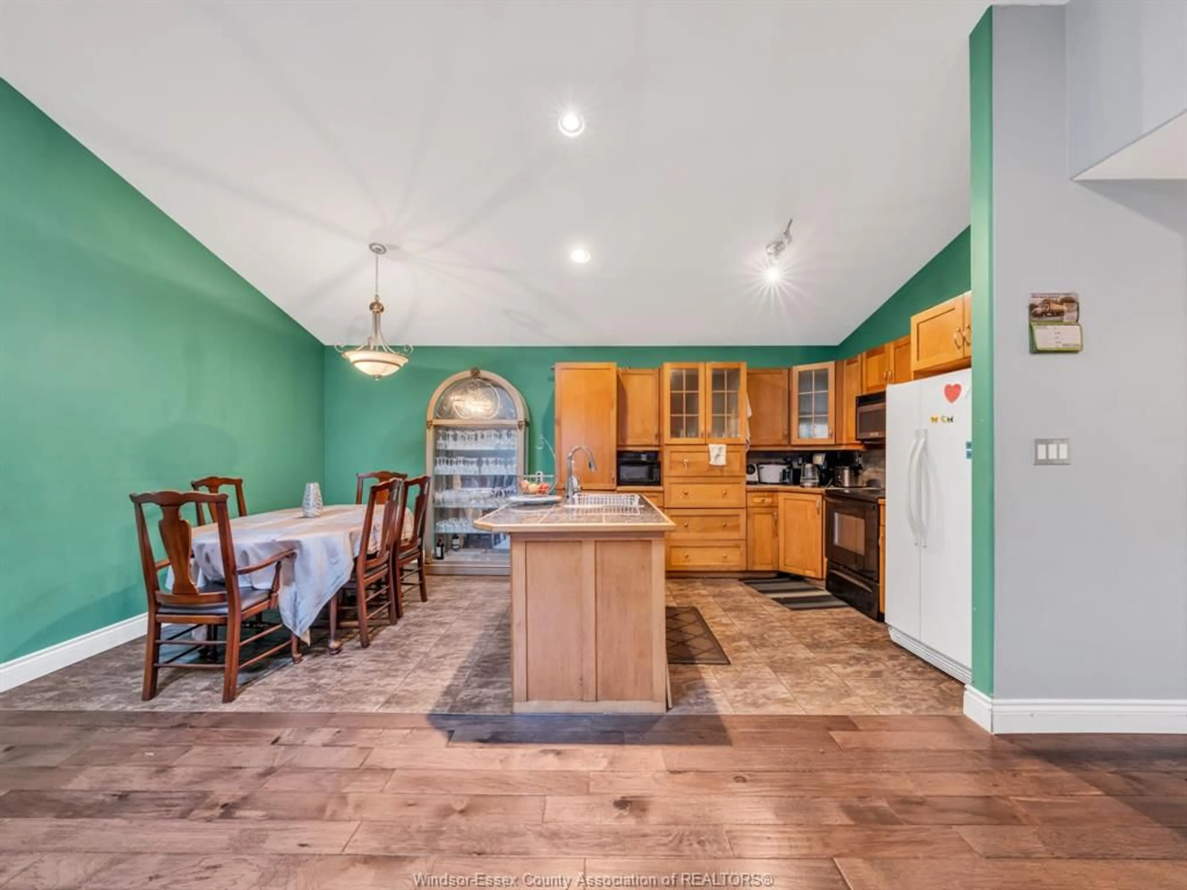 Open concept kitchen, ceramic/tile floor for 1505 HIGHNOON Dr, Windsor Ontario N9G 3B6