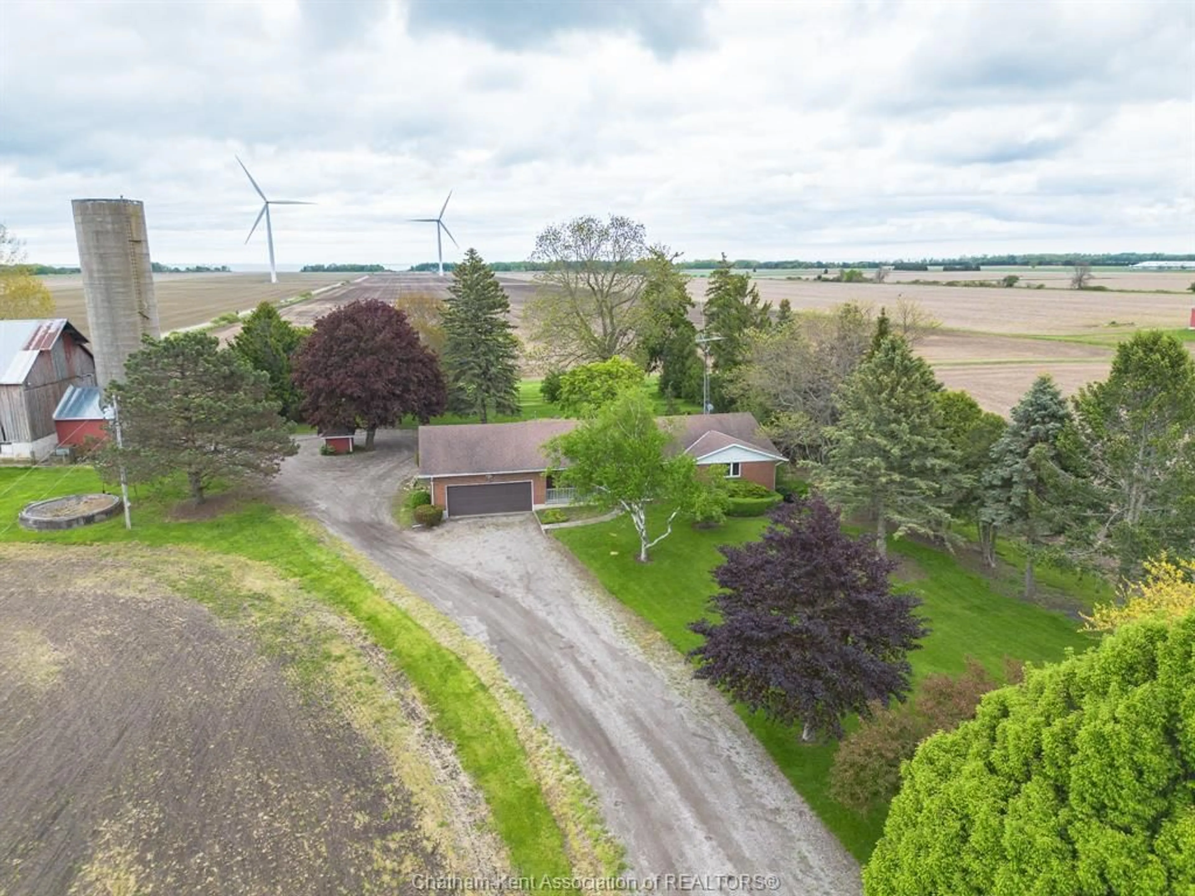 A pic from outside/outdoor area/front of a property/back of a property/a pic from drone, unknown for 14372 TALBOT Trail, Chatham-Kent Ontario N0P 2C0