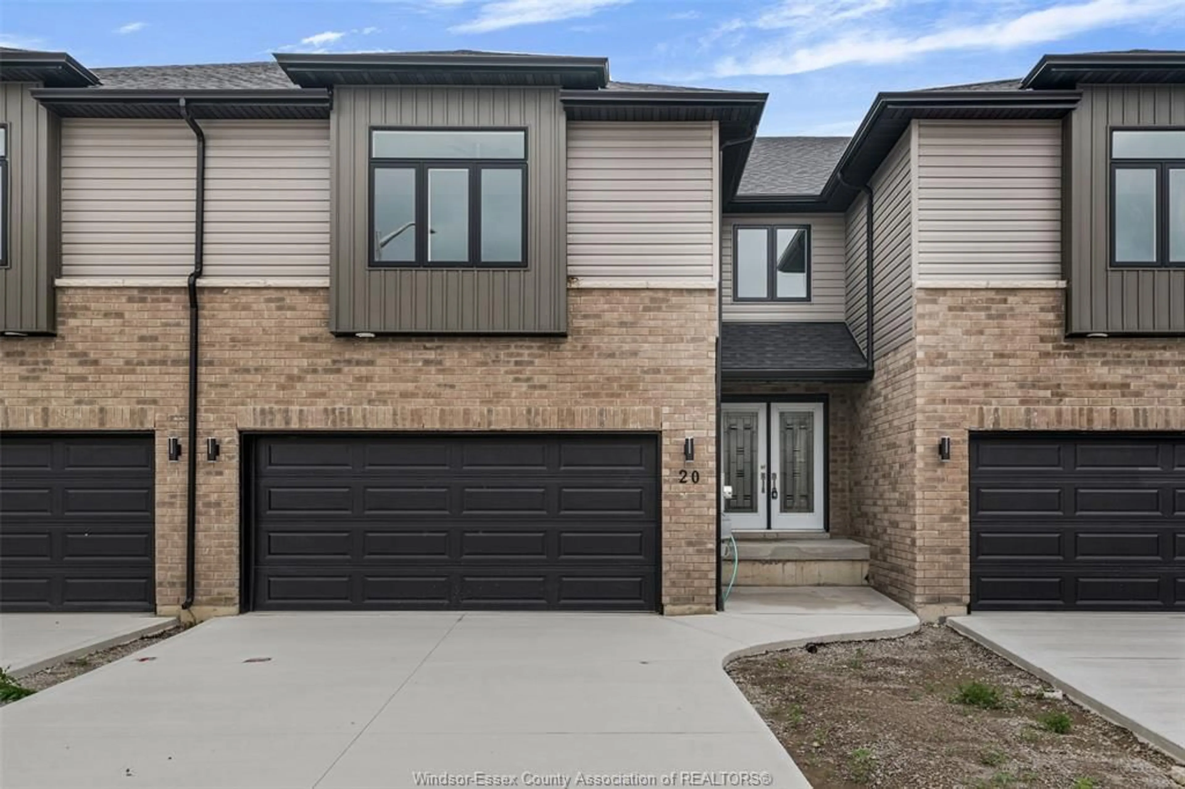 Home with brick exterior material, street for 20 BETTY Crt, Chatham Ontario N7M 1C4