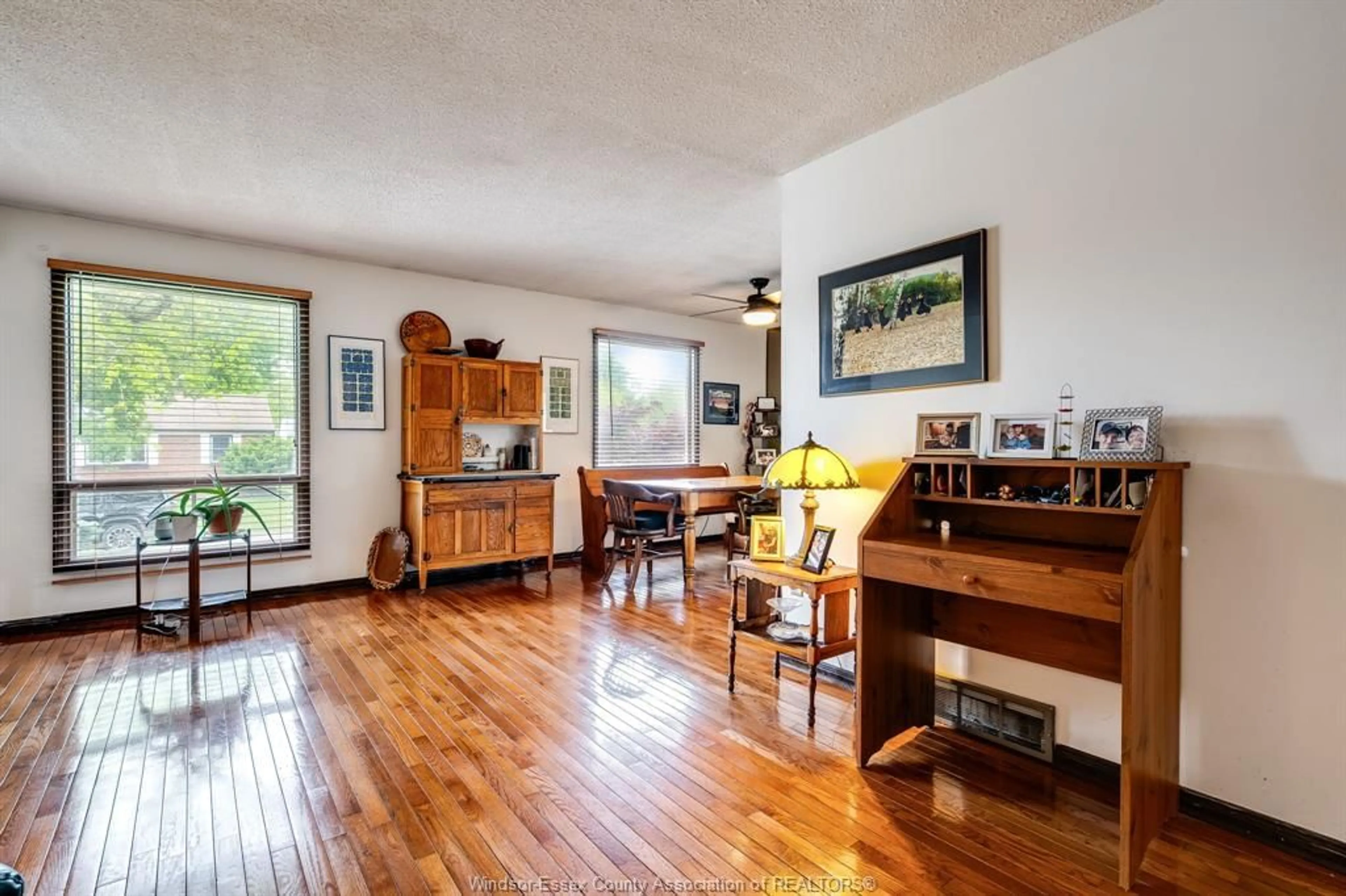 A pic of a room for 3514 Longfellow, Windsor Ontario N9E 2L9