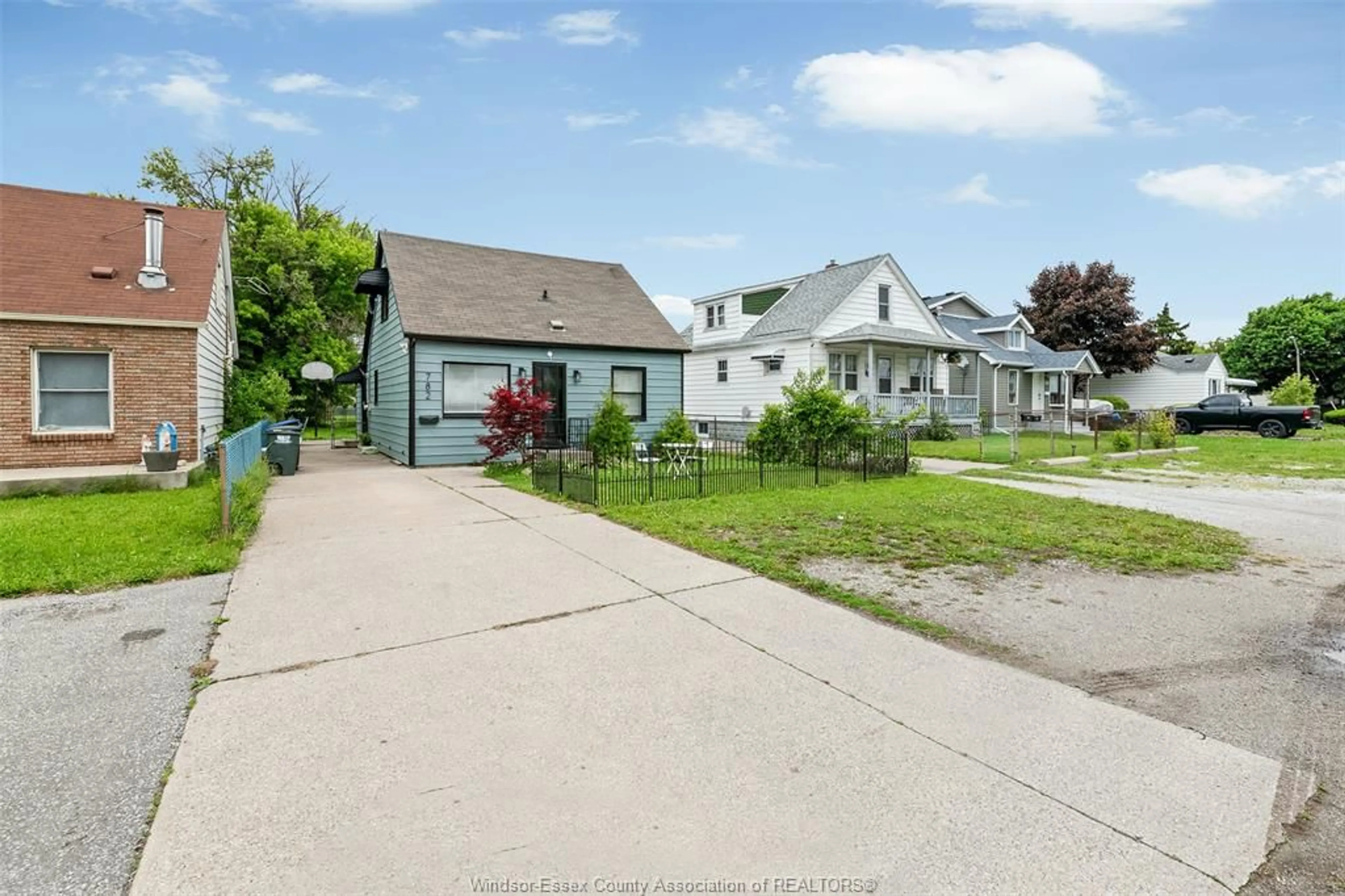 A pic from outside/outdoor area/front of a property/back of a property/a pic from drone, street for 782 STANLEY, Windsor Ontario N8X 3B5