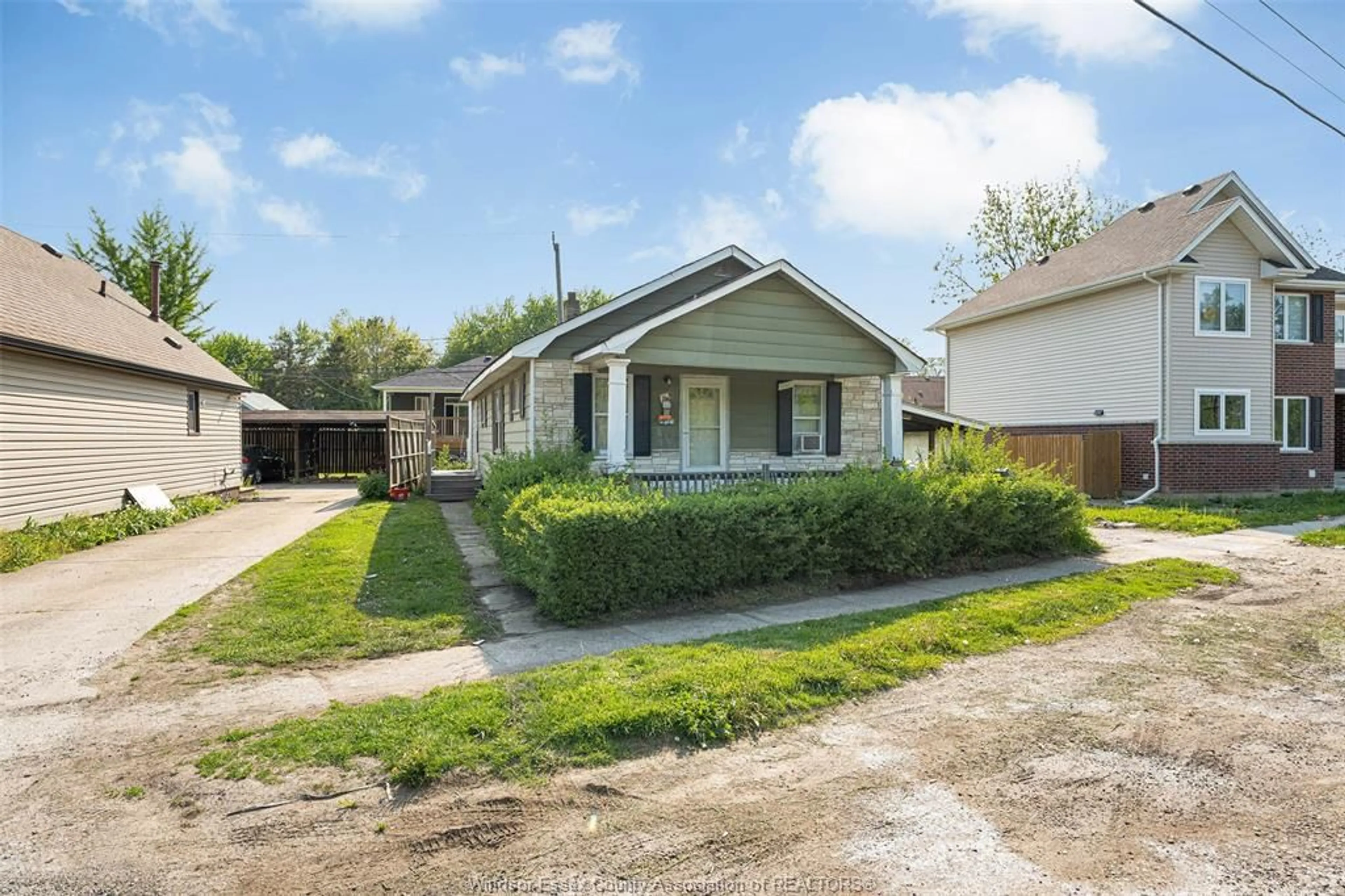 Home with vinyl exterior material, street for 1747 South Cameron, Windsor Ontario N9B 3C9
