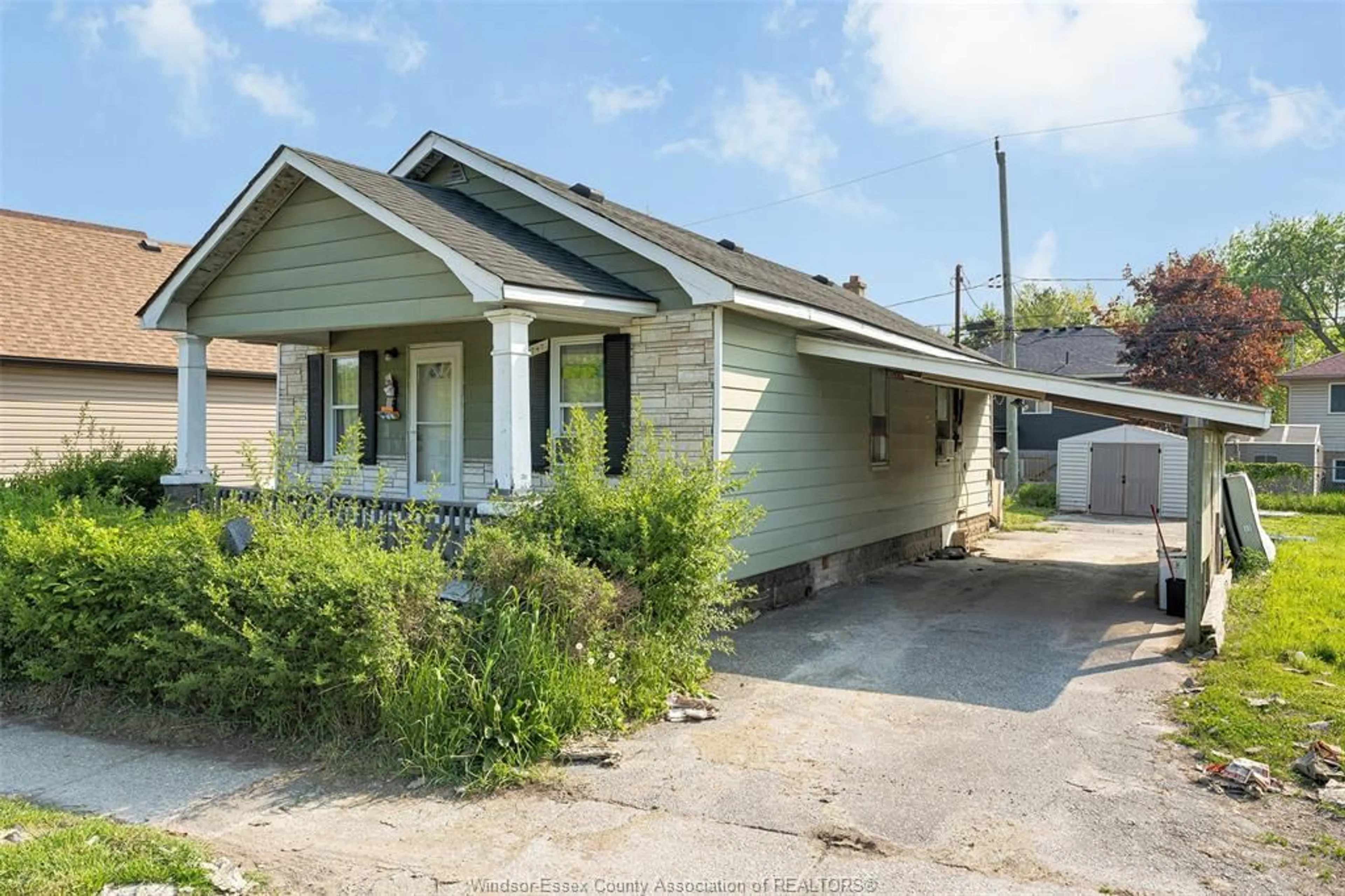Unknown for 1747 South Cameron, Windsor Ontario N9B 3C9