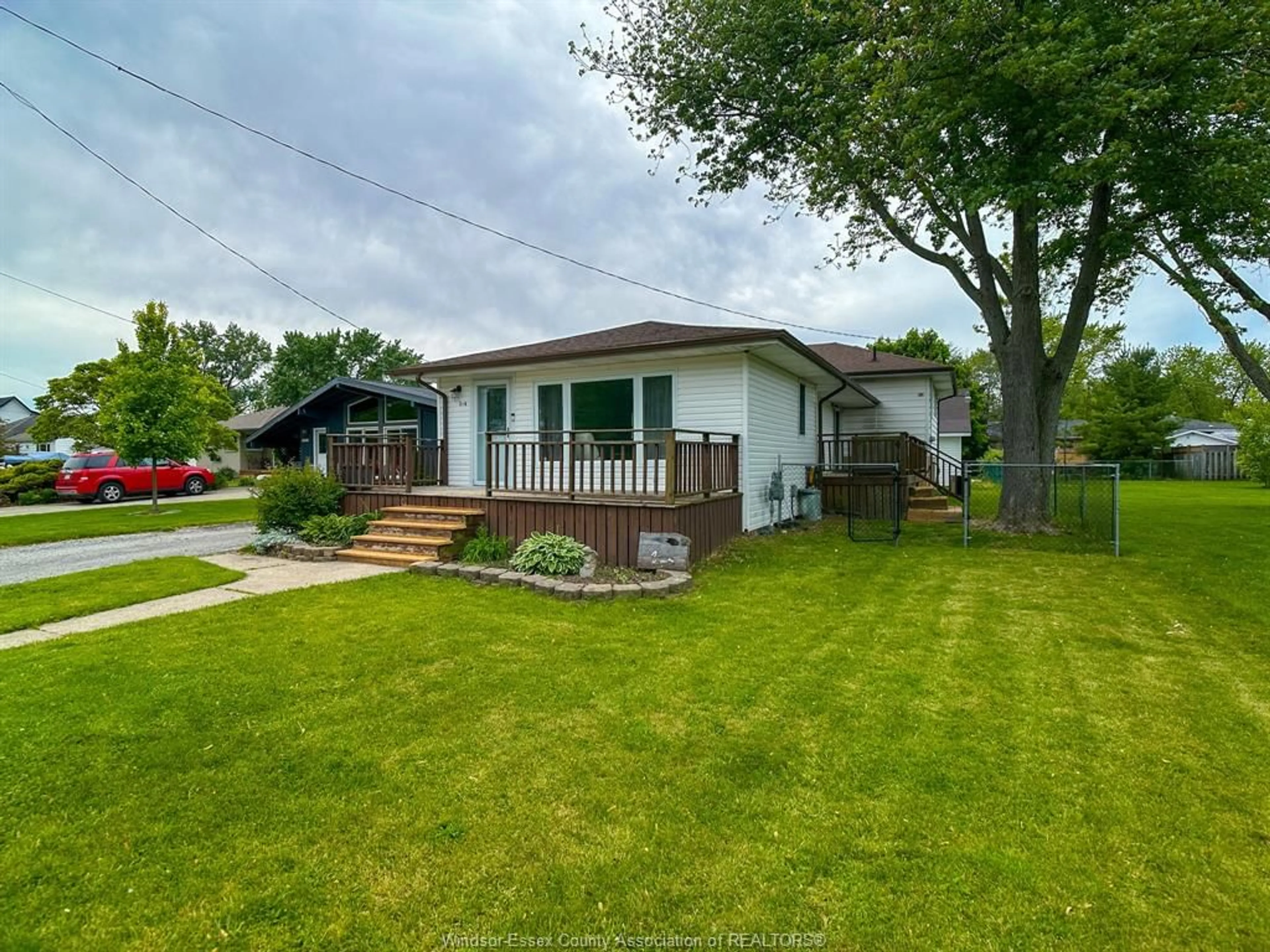A pic from outside/outdoor area/front of a property/back of a property/a pic from drone, street for 370 WEST BELLE RIVER RD, Belle River Ontario N0R 1A0