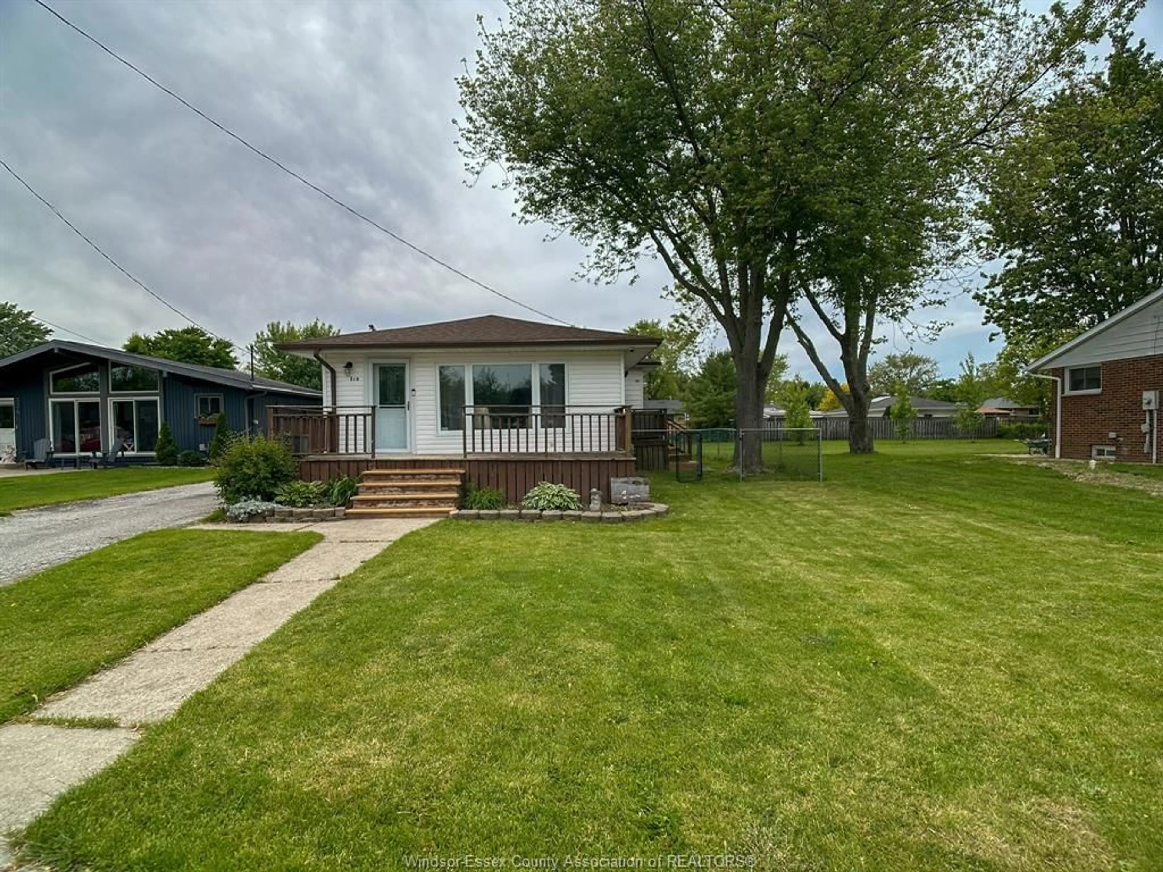 A pic from outside/outdoor area/front of a property/back of a property/a pic from drone, water/lake/river/ocean view for 370 WEST BELLE RIVER RD, Belle River Ontario N0R 1A0