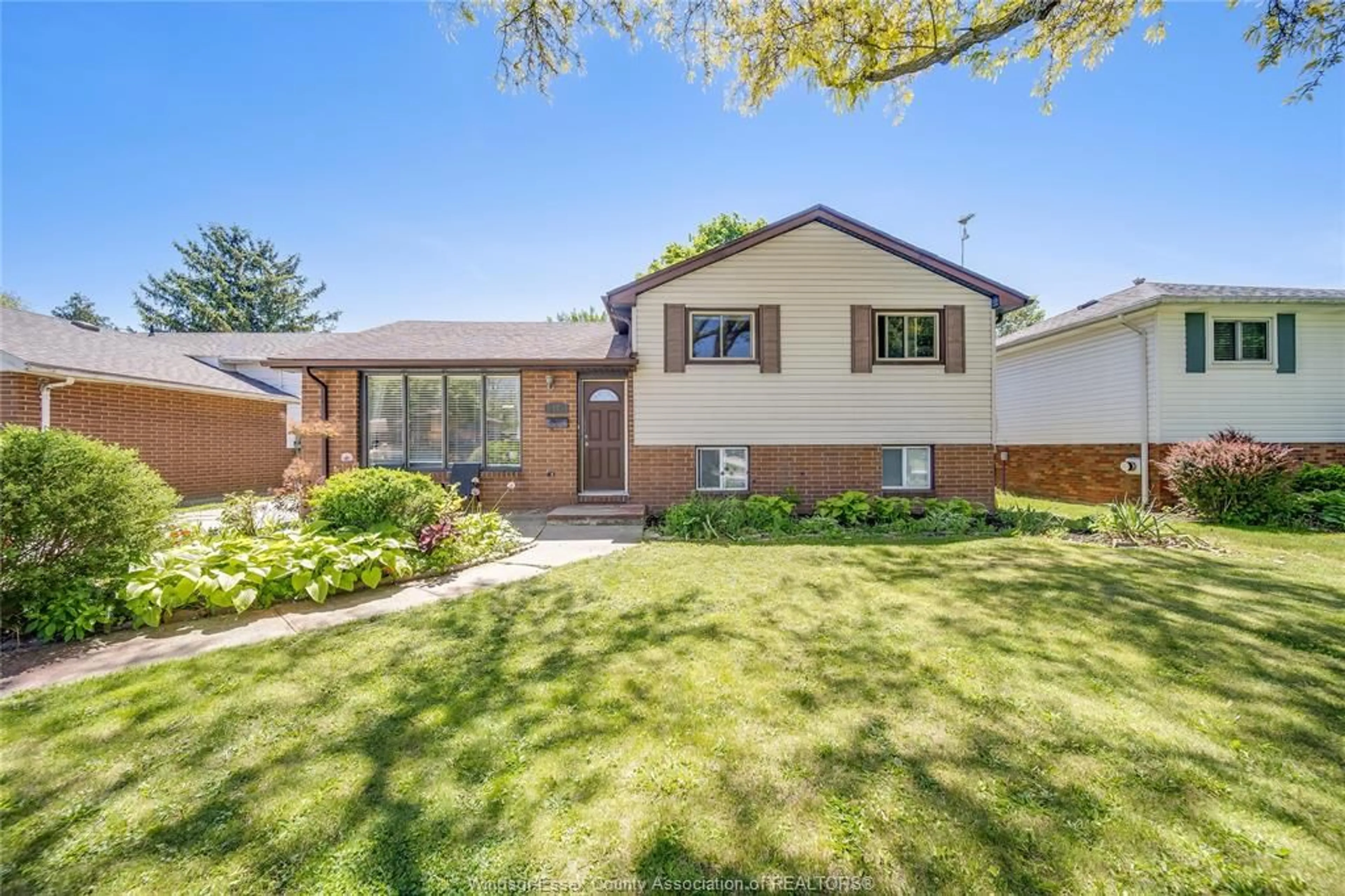 Home with brick exterior material, street for 3175 WACHNA, Windsor Ontario N8T 1Z9