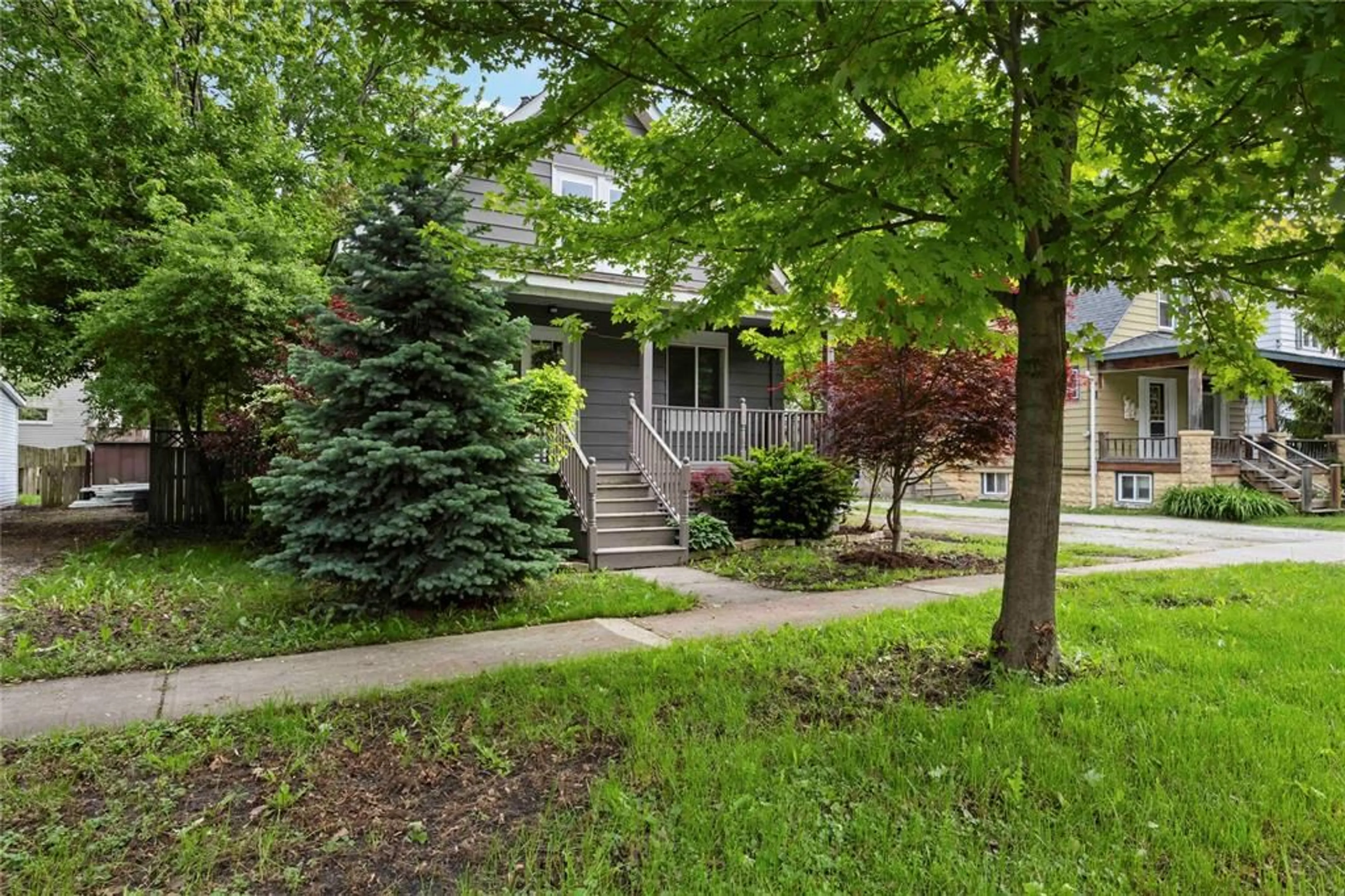 Unknown for 386 CROMWELL St, Sarnia Ontario N7T 3Y8