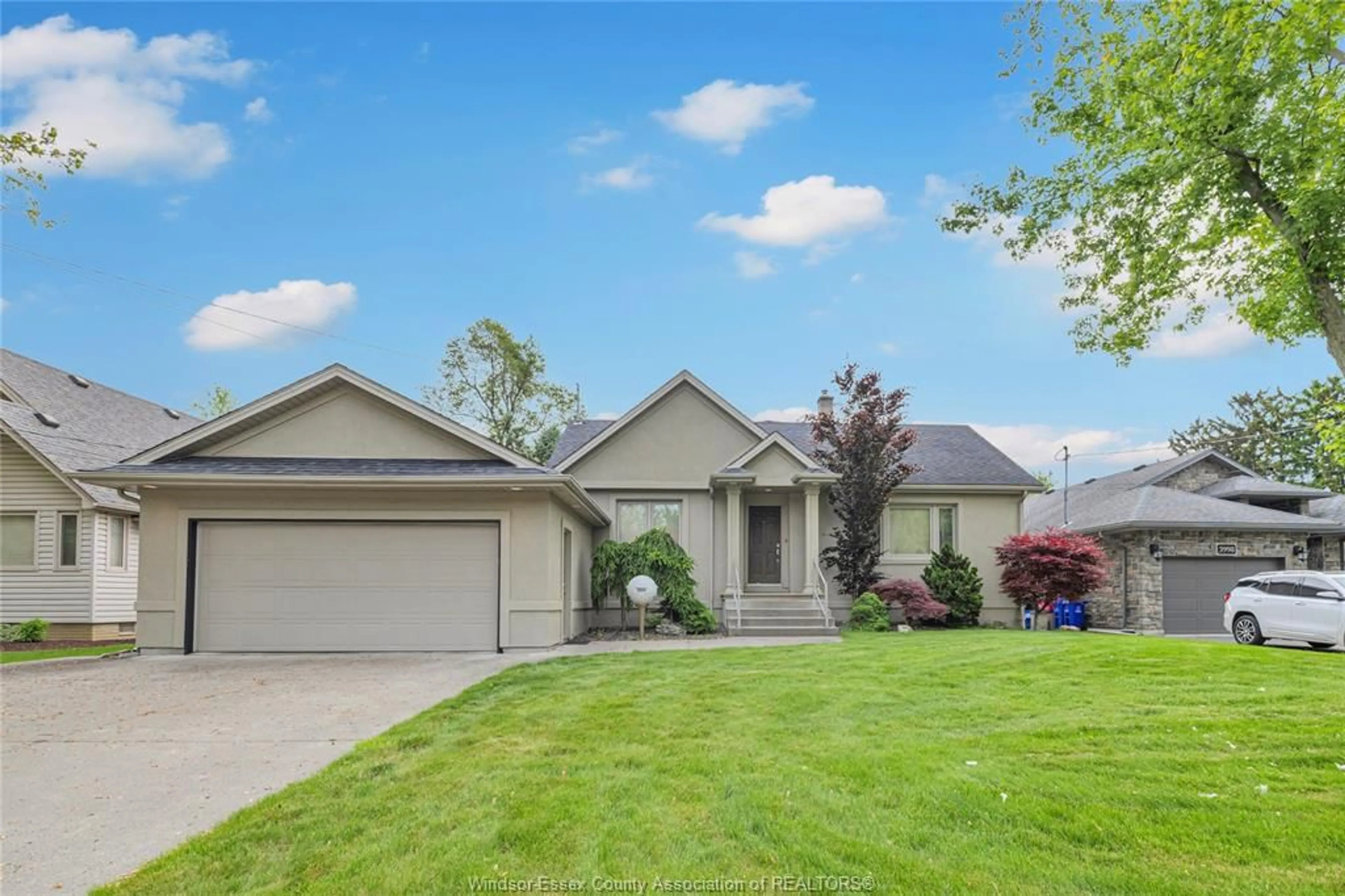 Home with vinyl exterior material, street for 3994 ROSELAND, Windsor Ontario N9G 1Z8