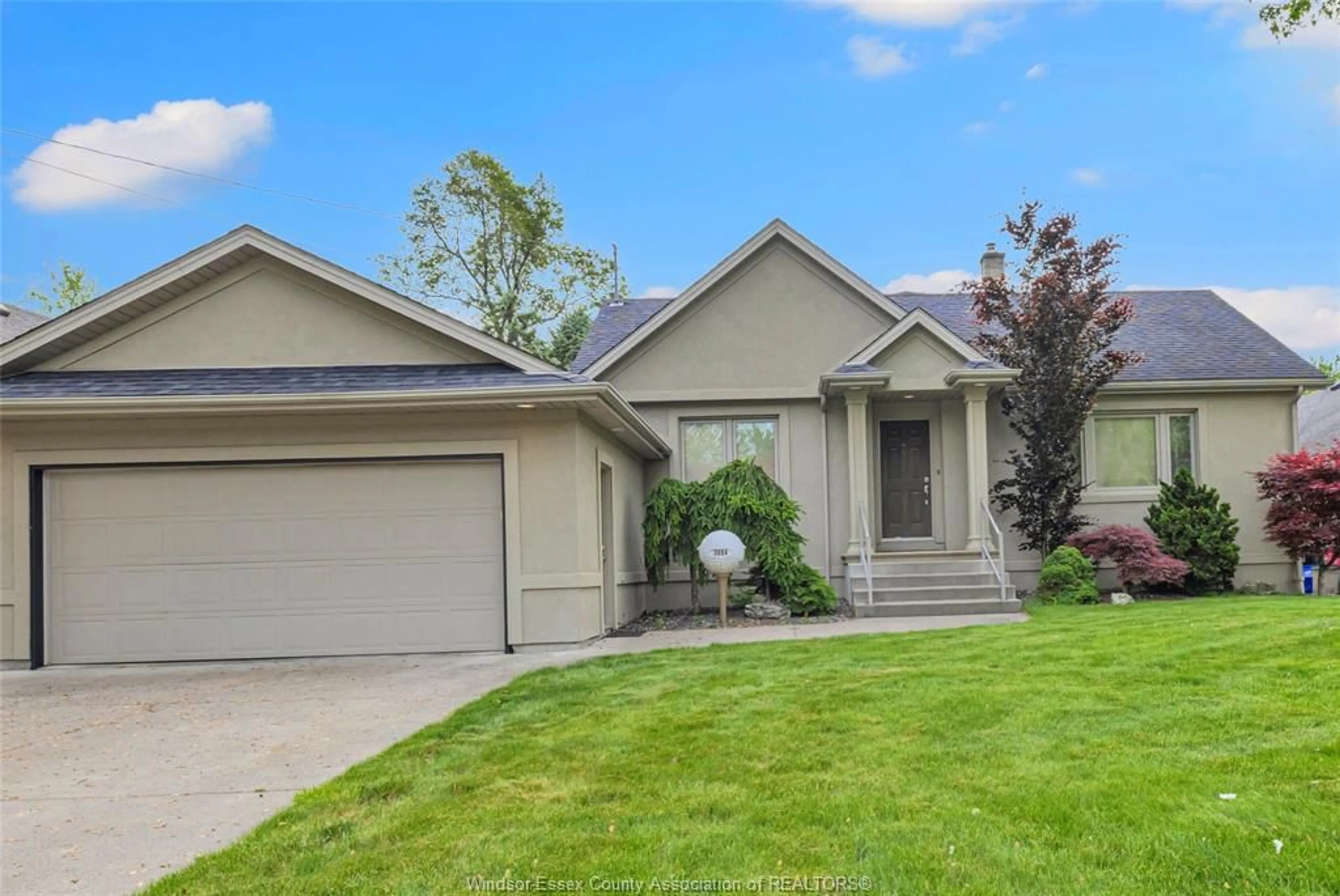 Home with vinyl exterior material, street for 3994 ROSELAND, Windsor Ontario N9G 1Z8