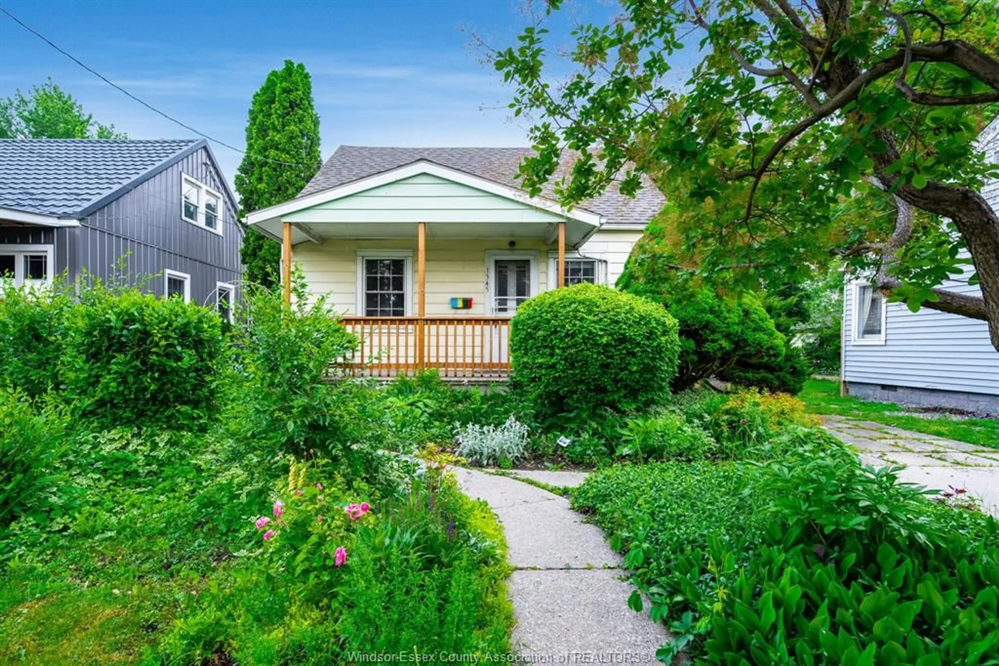 Unknown for 1345 Elm, Windsor Ontario N8X 2B7