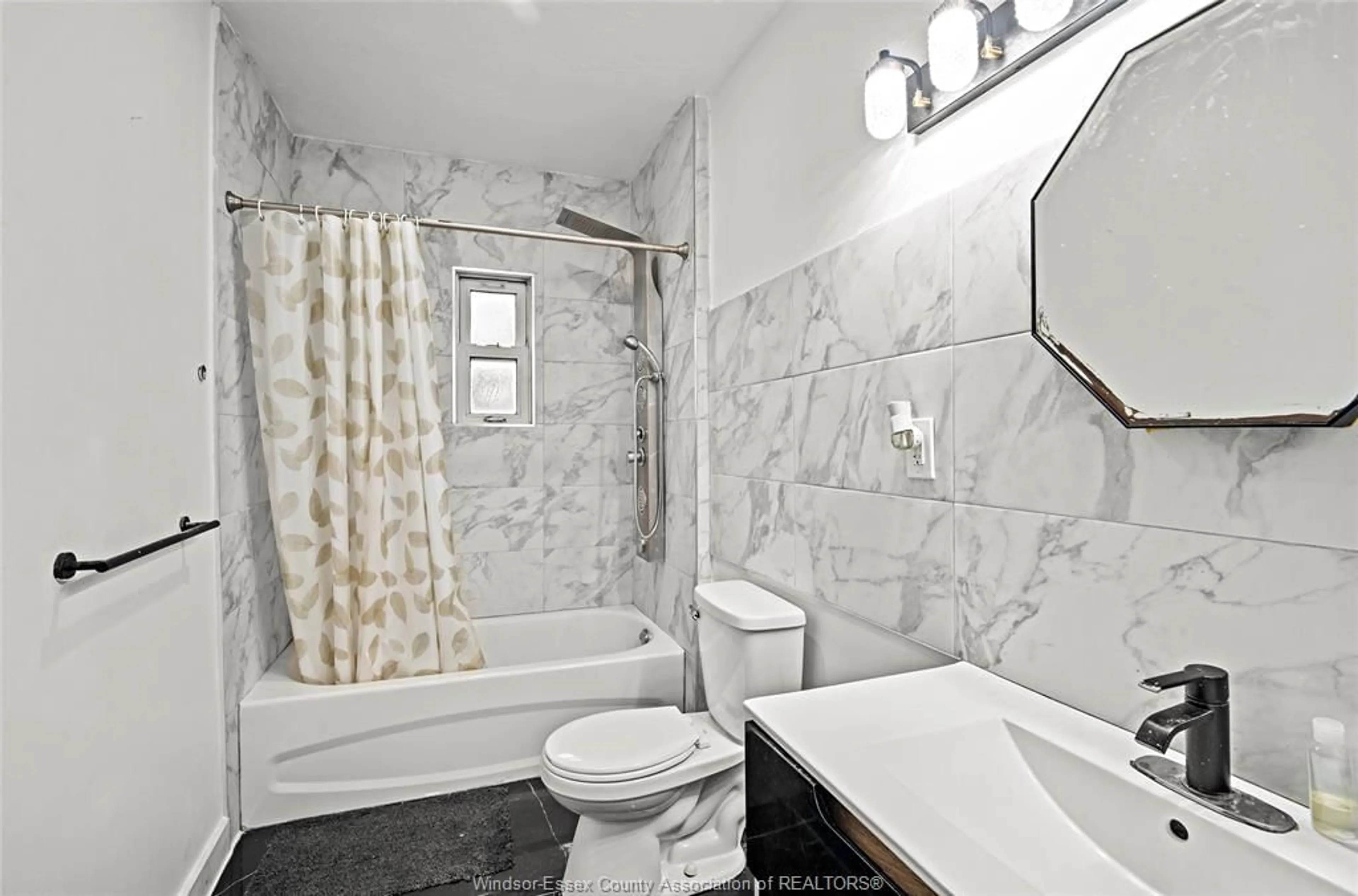 Standard bathroom, ceramic/tile floor for 357 TUSCARORA, Windsor Ontario N9A 3L8