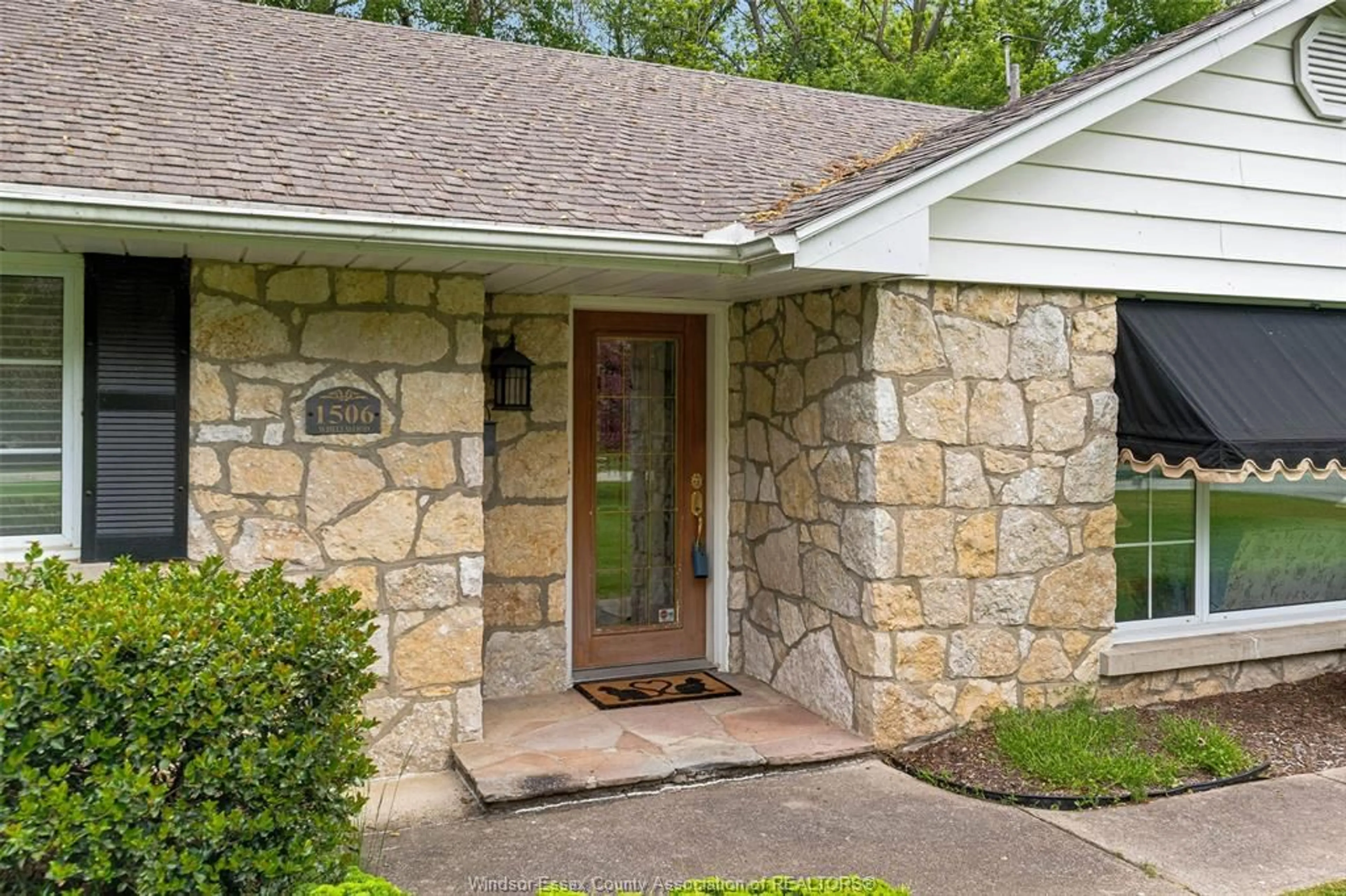Home with brick exterior material, street for 1506 WHITEWOOD, Kingsville Ontario N9Y 2V9