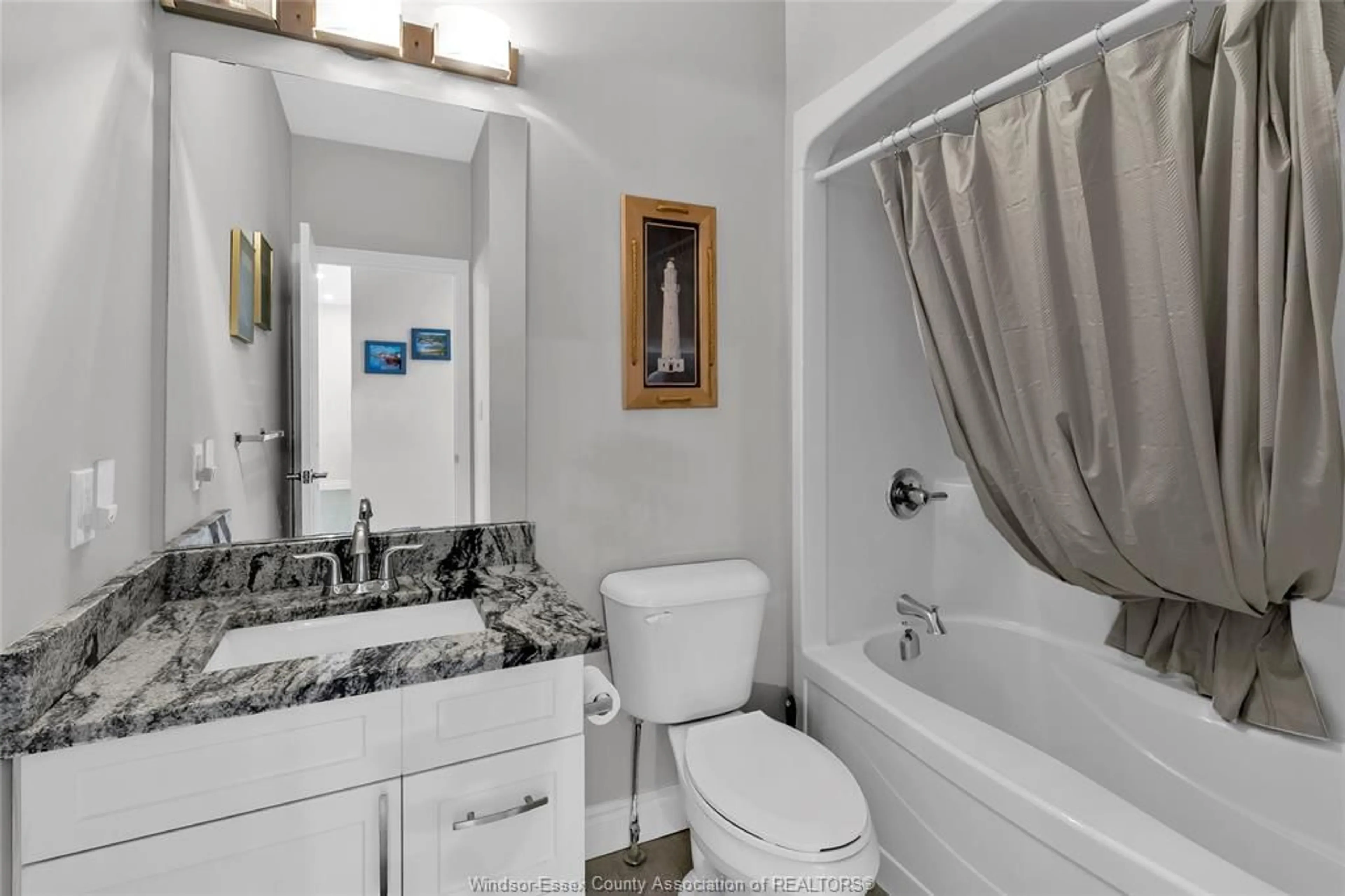 Standard bathroom, ceramic/tile floor for 239 LIVINGSTONE Cres, Amherstburg Ontario N9V 0H1