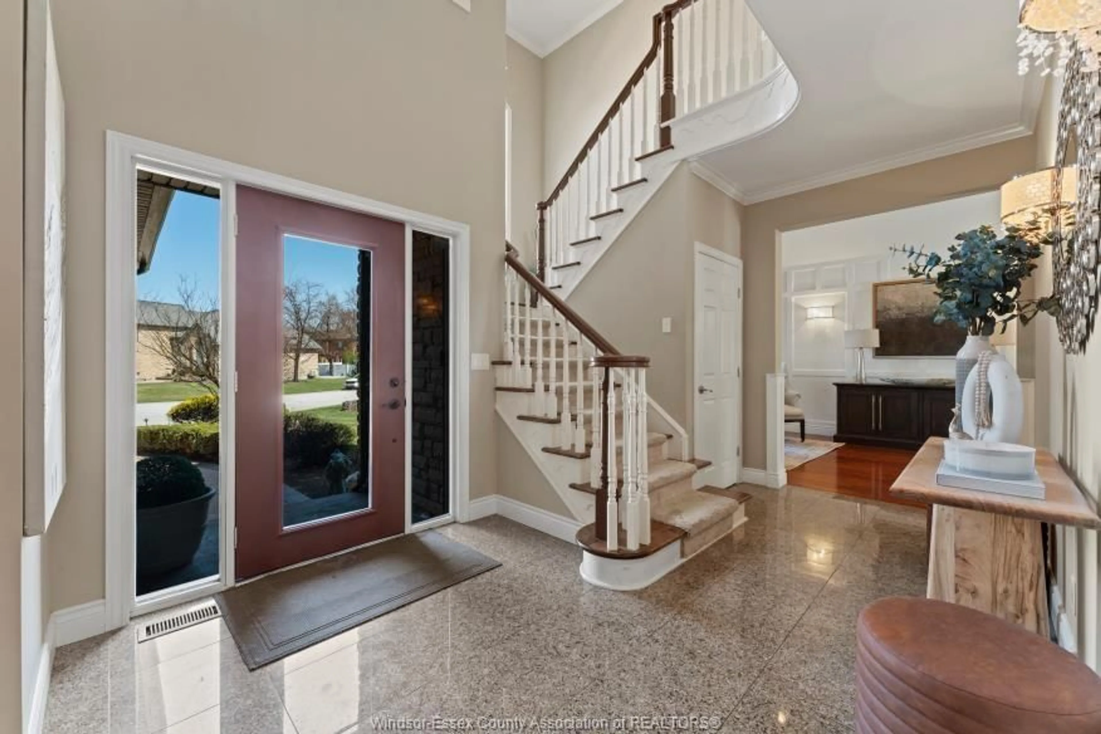 Indoor foyer for 223 LAURENDALE Dr, Lakeshore Ontario N8N 5E9