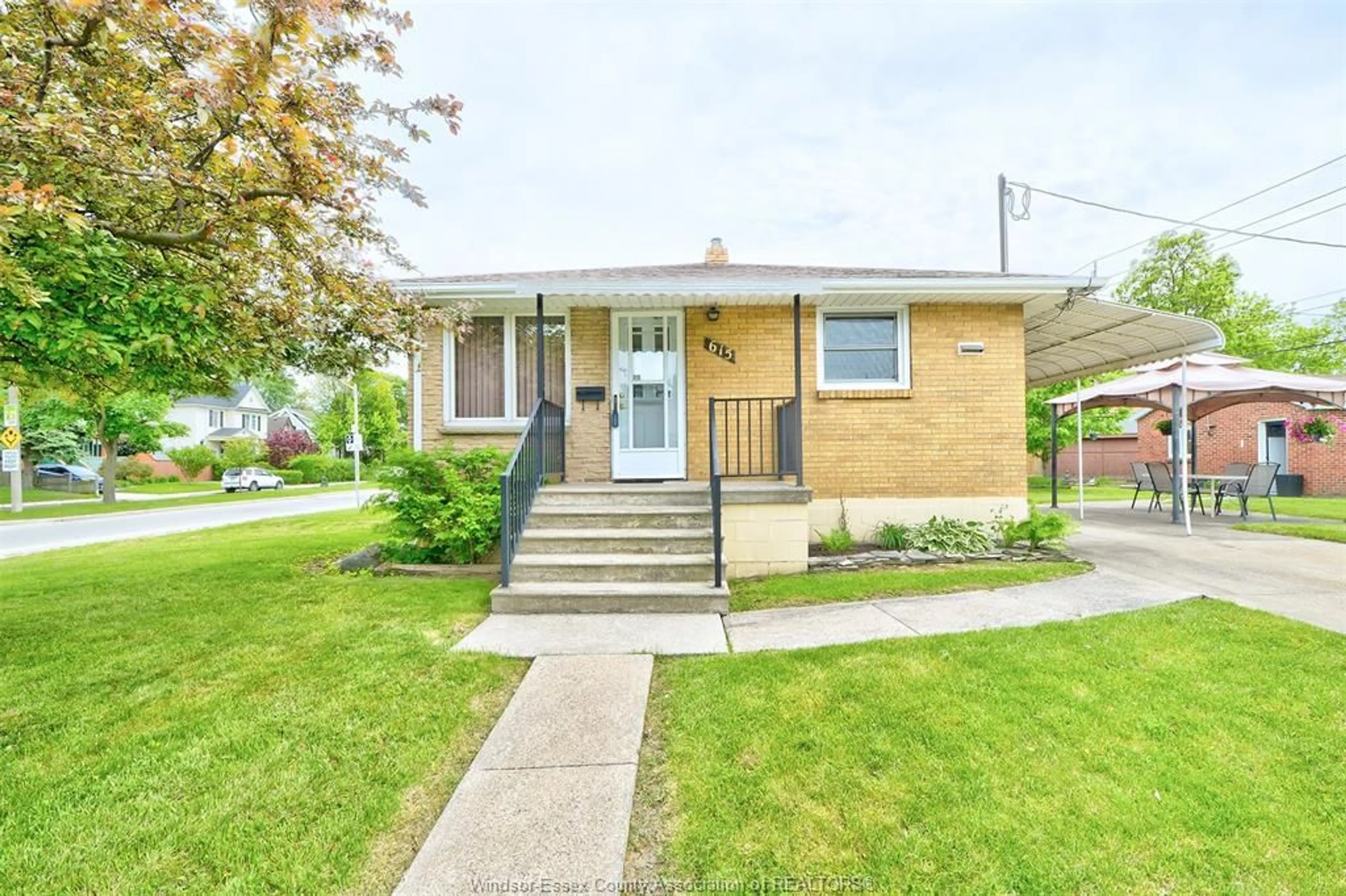 Home with brick exterior material, street for 615 GILES, Windsor Ontario N9A 6H9