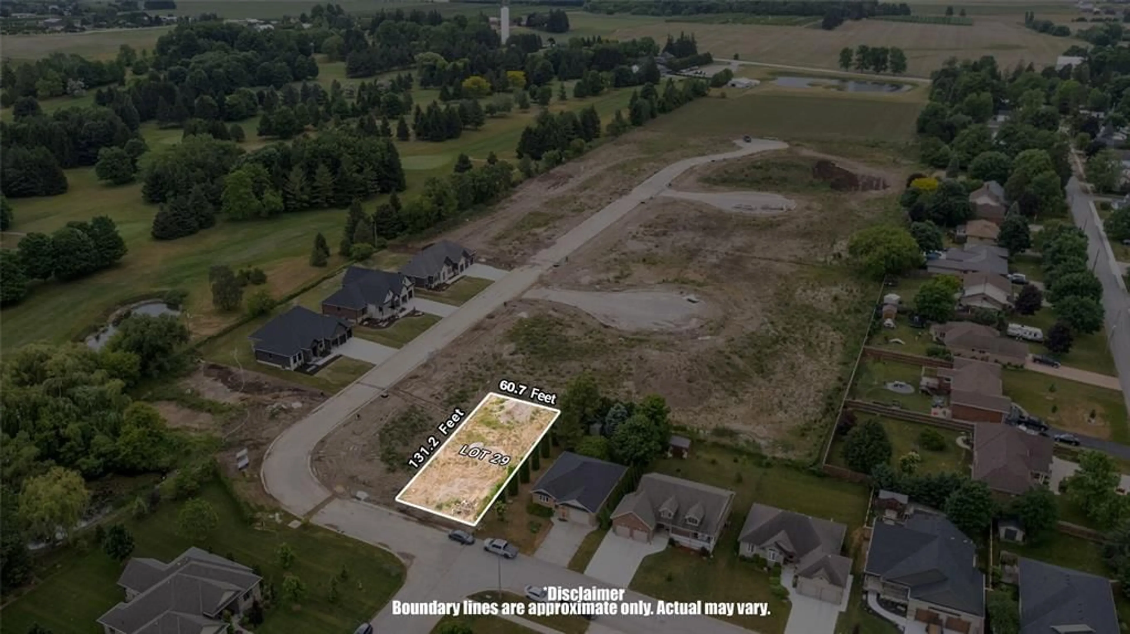 A pic from outside/outdoor area/front of a property/back of a property/a pic from drone, building for 37 EAST GLEN Dr, Lambton Shores Ontario N0M 1B0