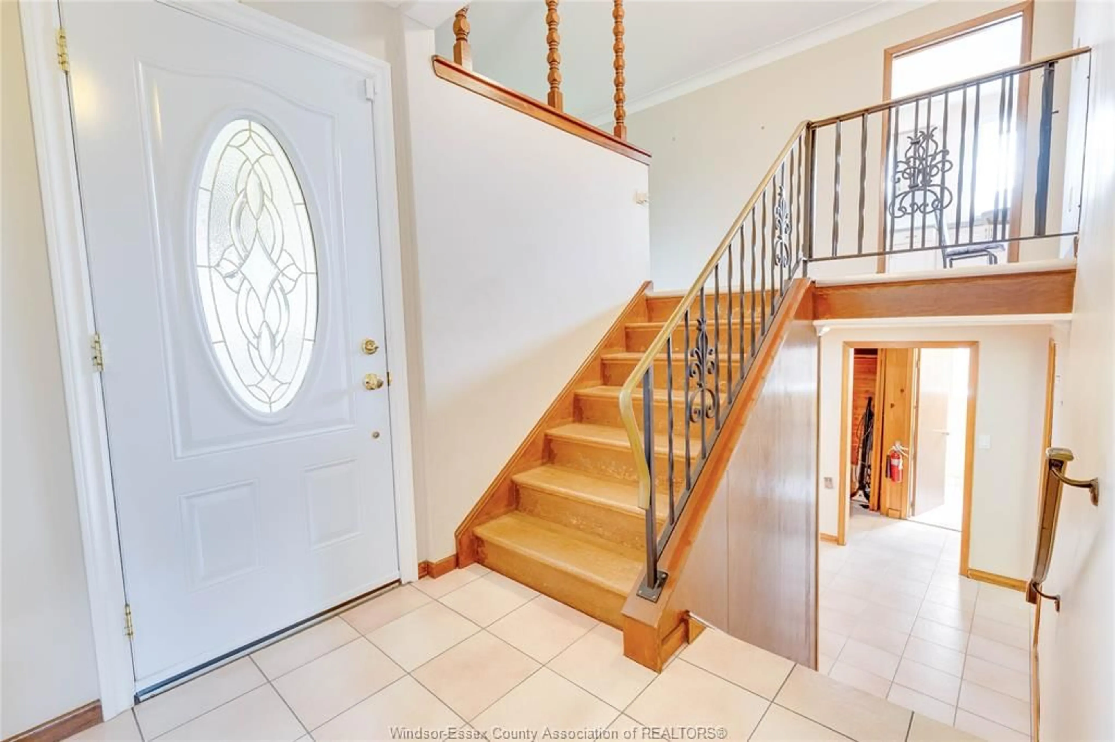 Unknown for 9635 Kerby Rd, Windsor Ontario N8R 1K1