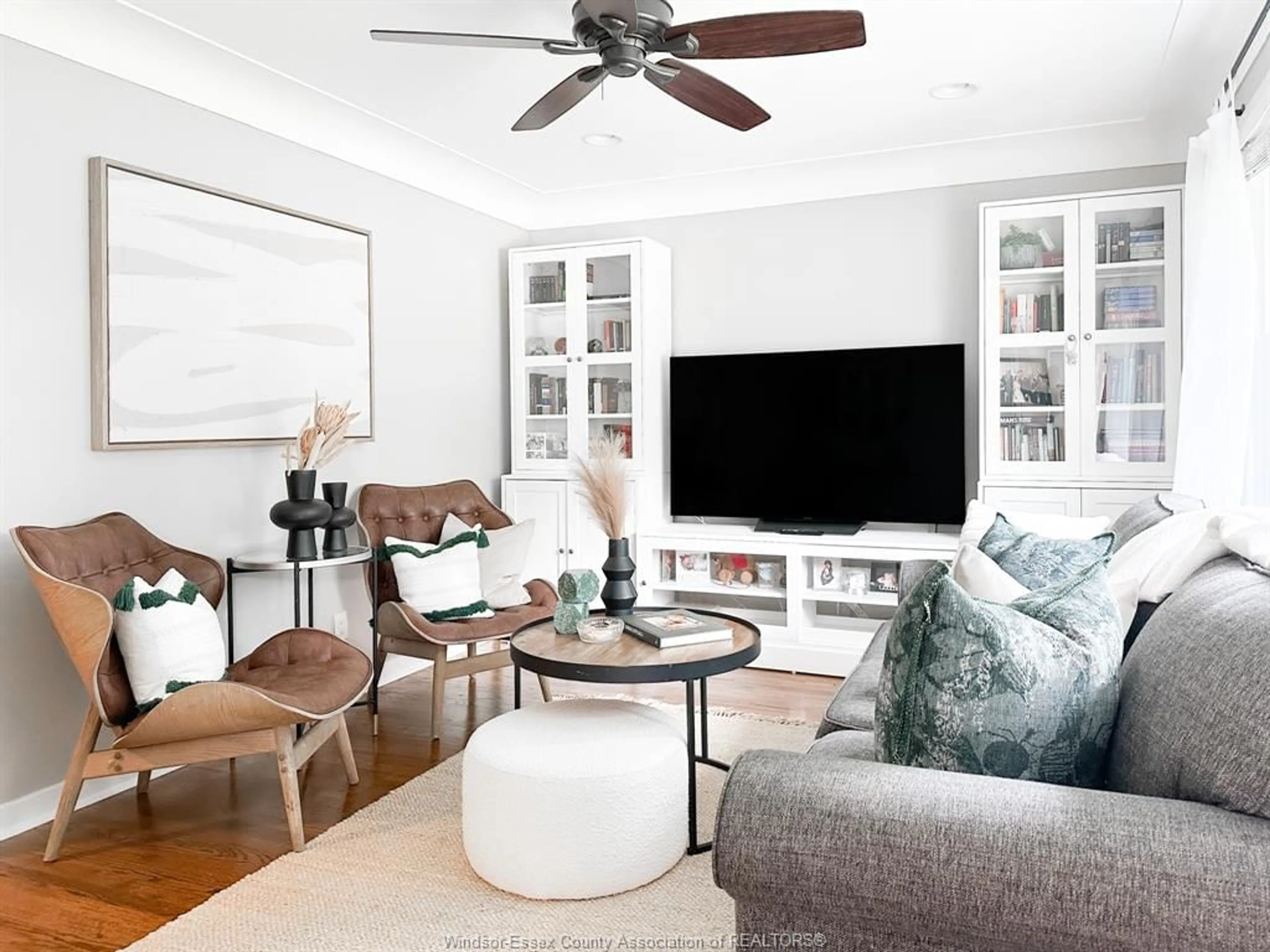 Living room with furniture, unknown for 2333 AUBIN, Windsor Ontario N8W 4L4
