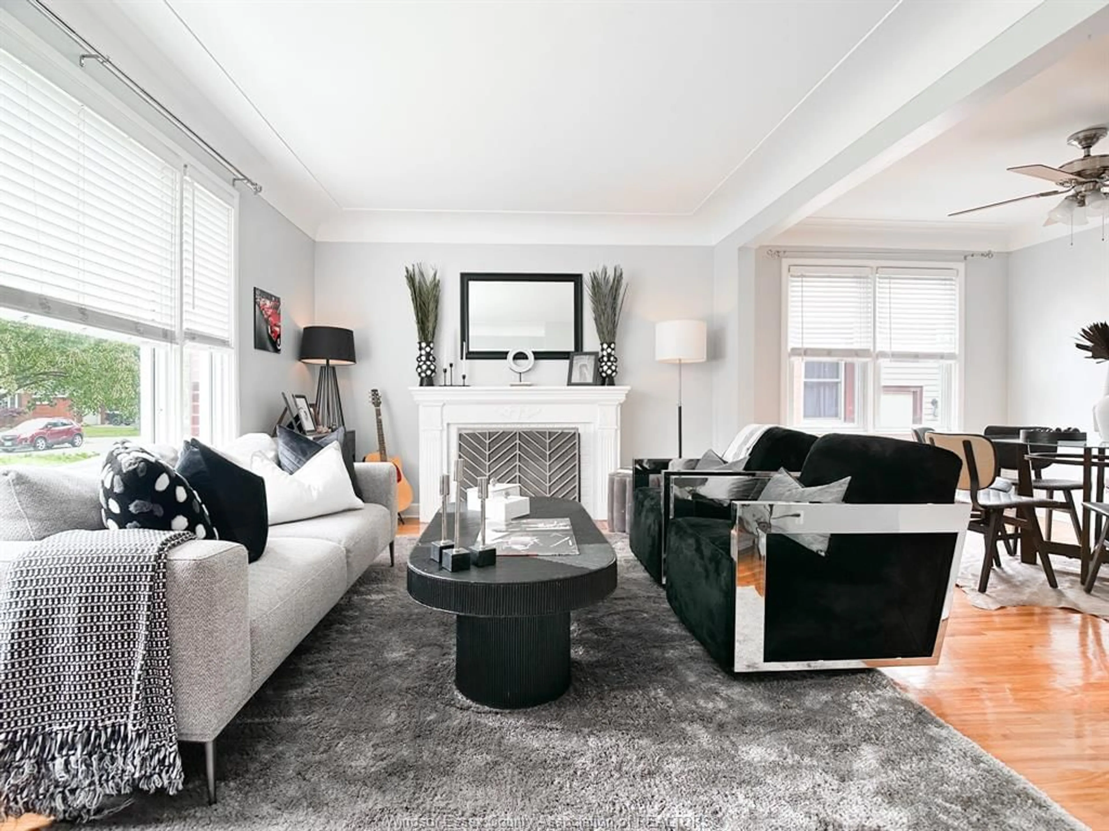 Living room with furniture, carpet floor for 866 BELLEPERCHE, Windsor Ontario N8S 3C1