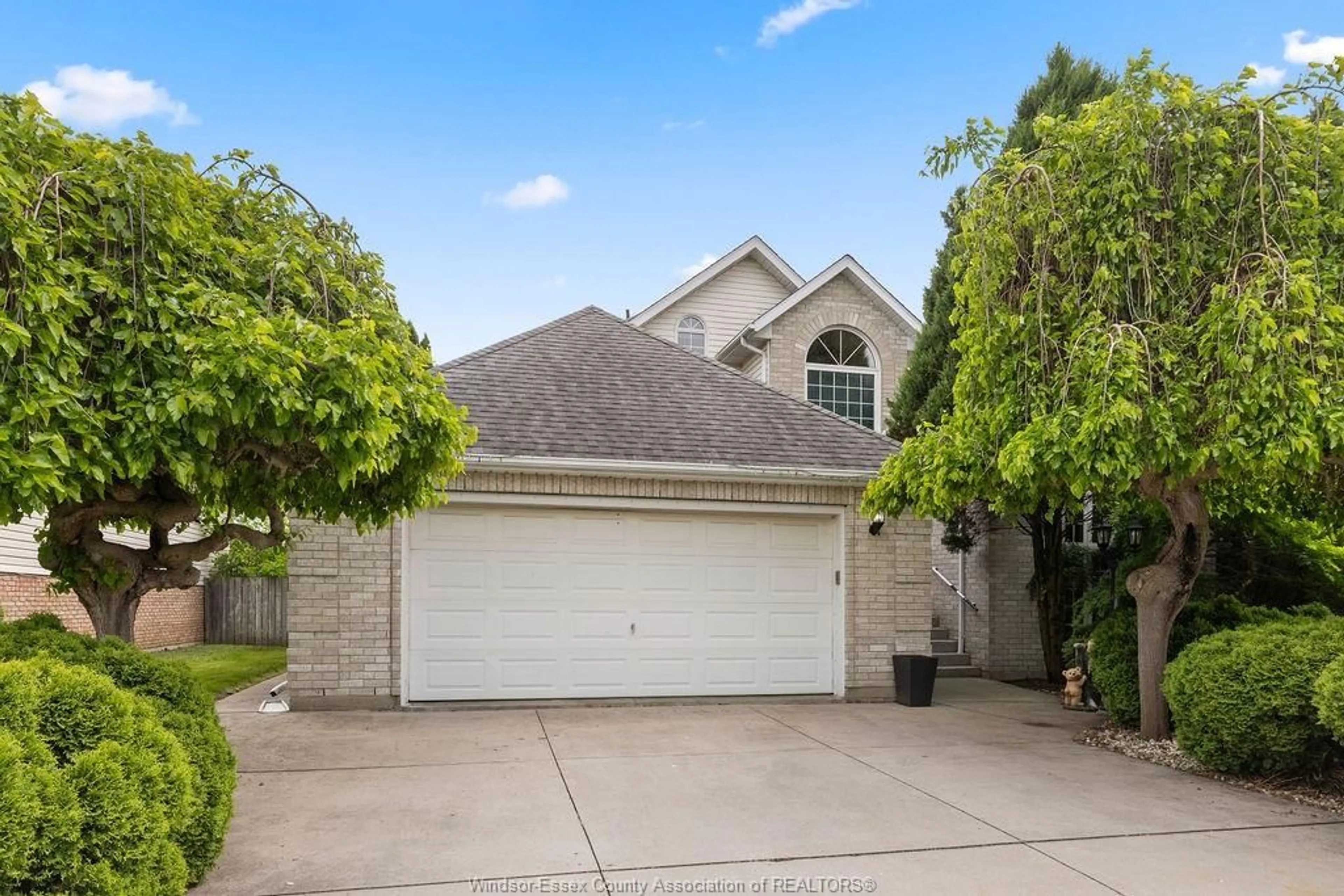 Unknown for 4577 HUNT CLUB Cres, Windsor Ontario N9G 2P6