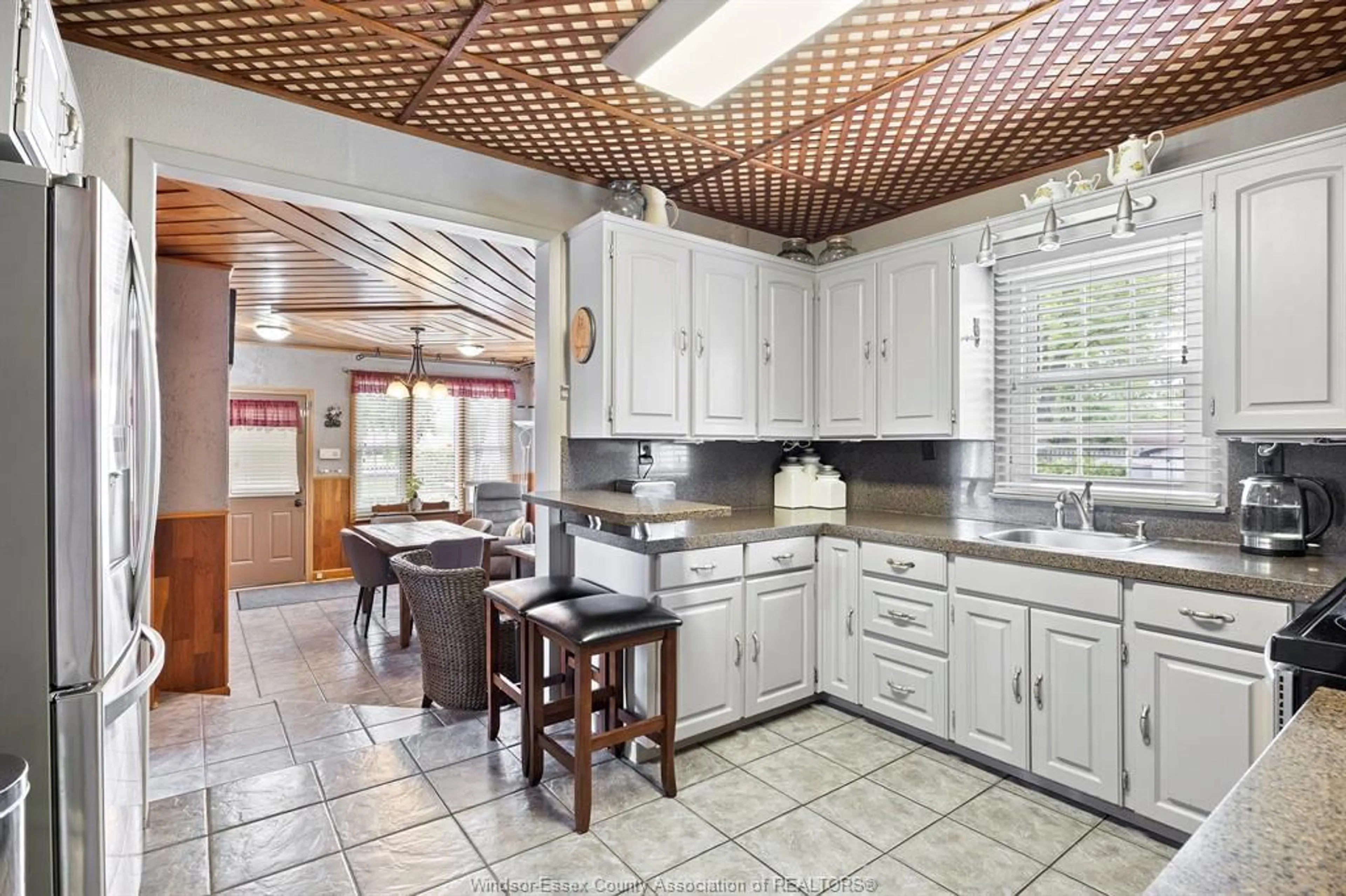 Open concept kitchen, ceramic/tile floor for 3696 BYNG, Windsor Ontario N8W 3H9