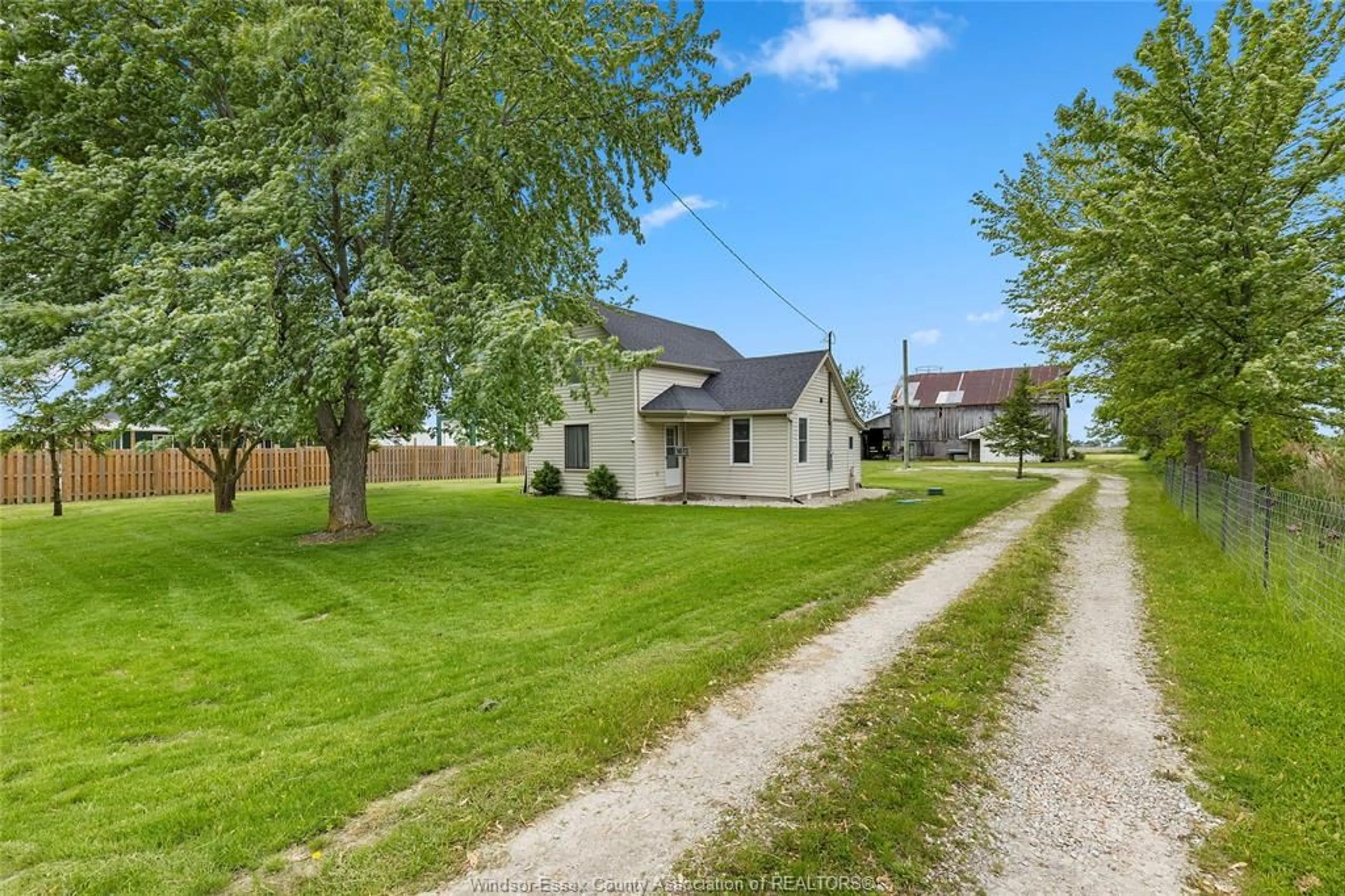A pic from outside/outdoor area/front of a property/back of a property/a pic from drone, street for 1672 SOUTH MALDEN Rd, Essex Ontario N8M 2X5