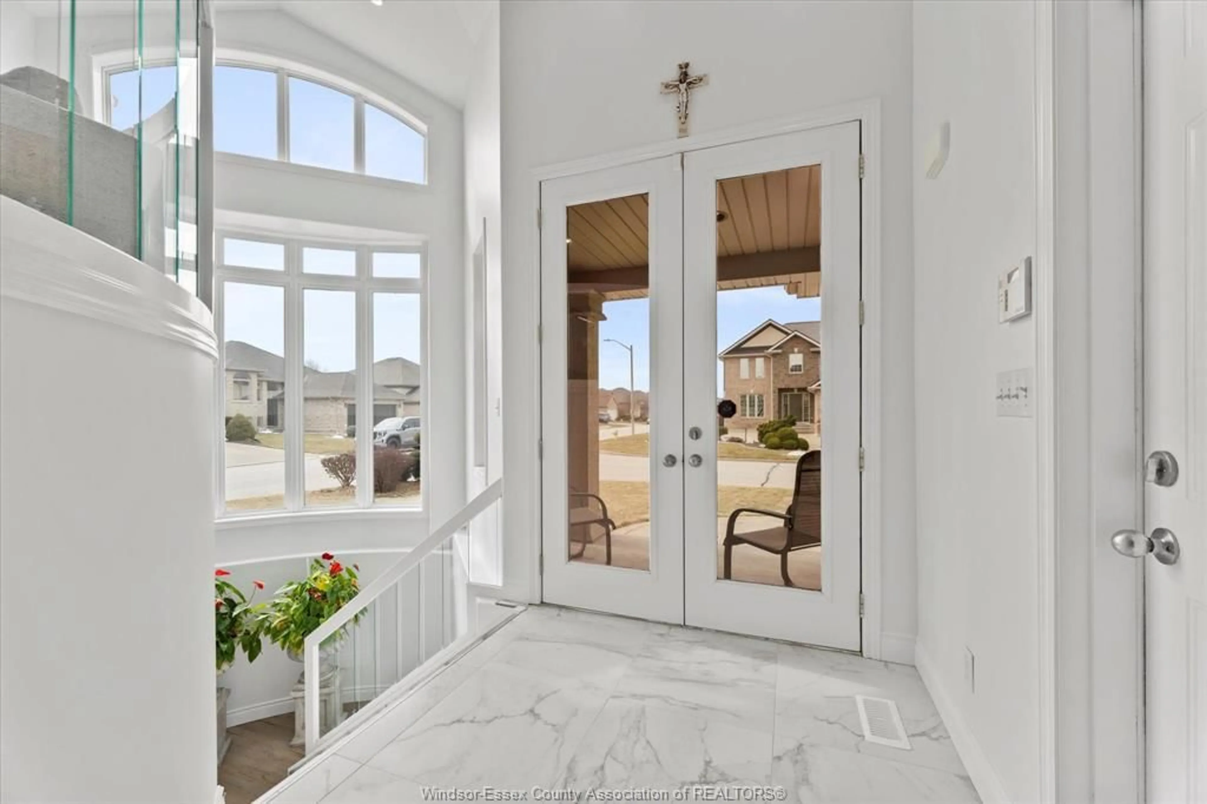 Indoor entryway for 144 MECONI Crt, Lakeshore Ontario N9K 7E9