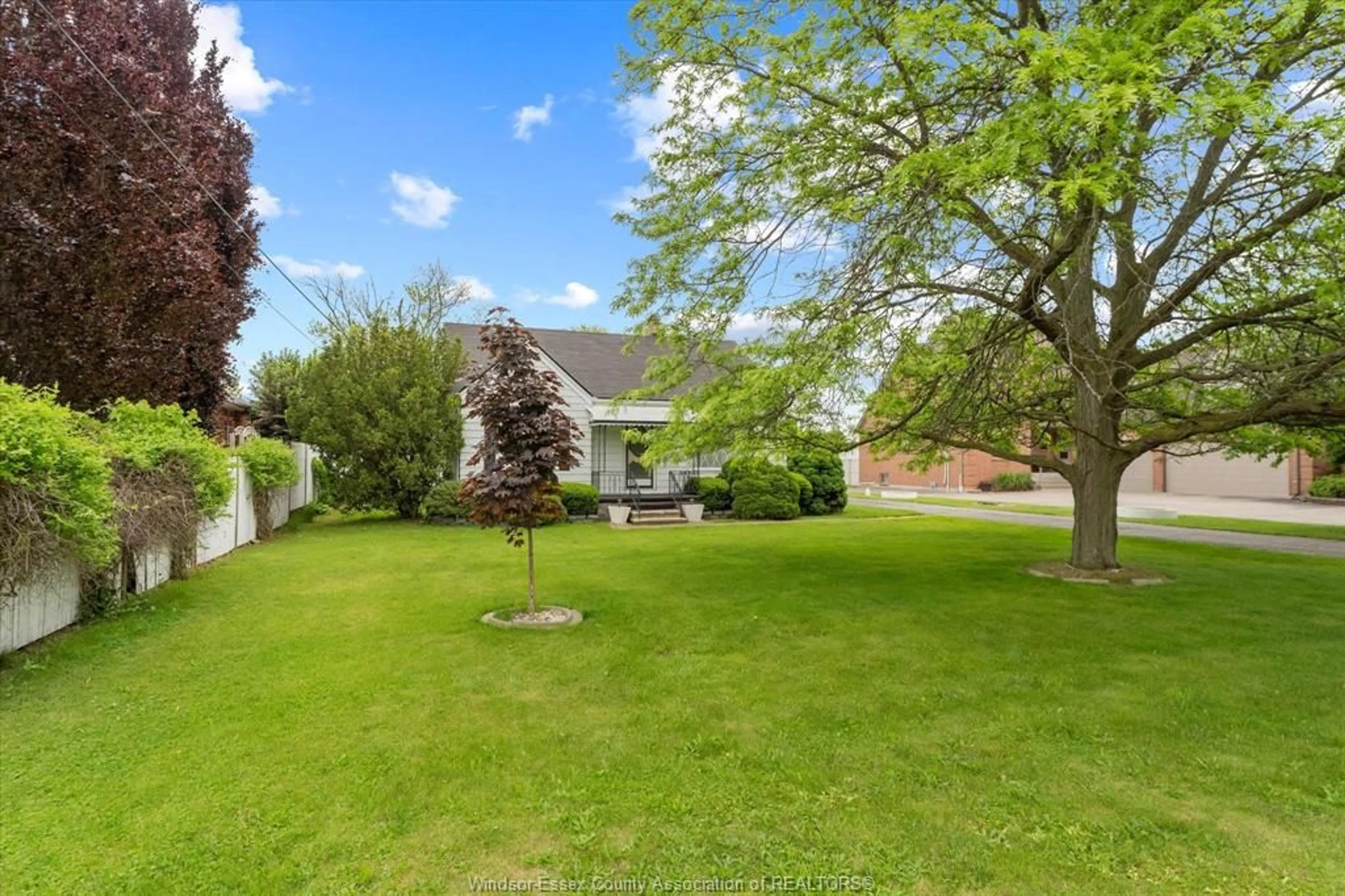 A pic from outside/outdoor area/front of a property/back of a property/a pic from drone, unknown for 2450 LESPERANCE, Tecumseh Ontario N8N 2W5