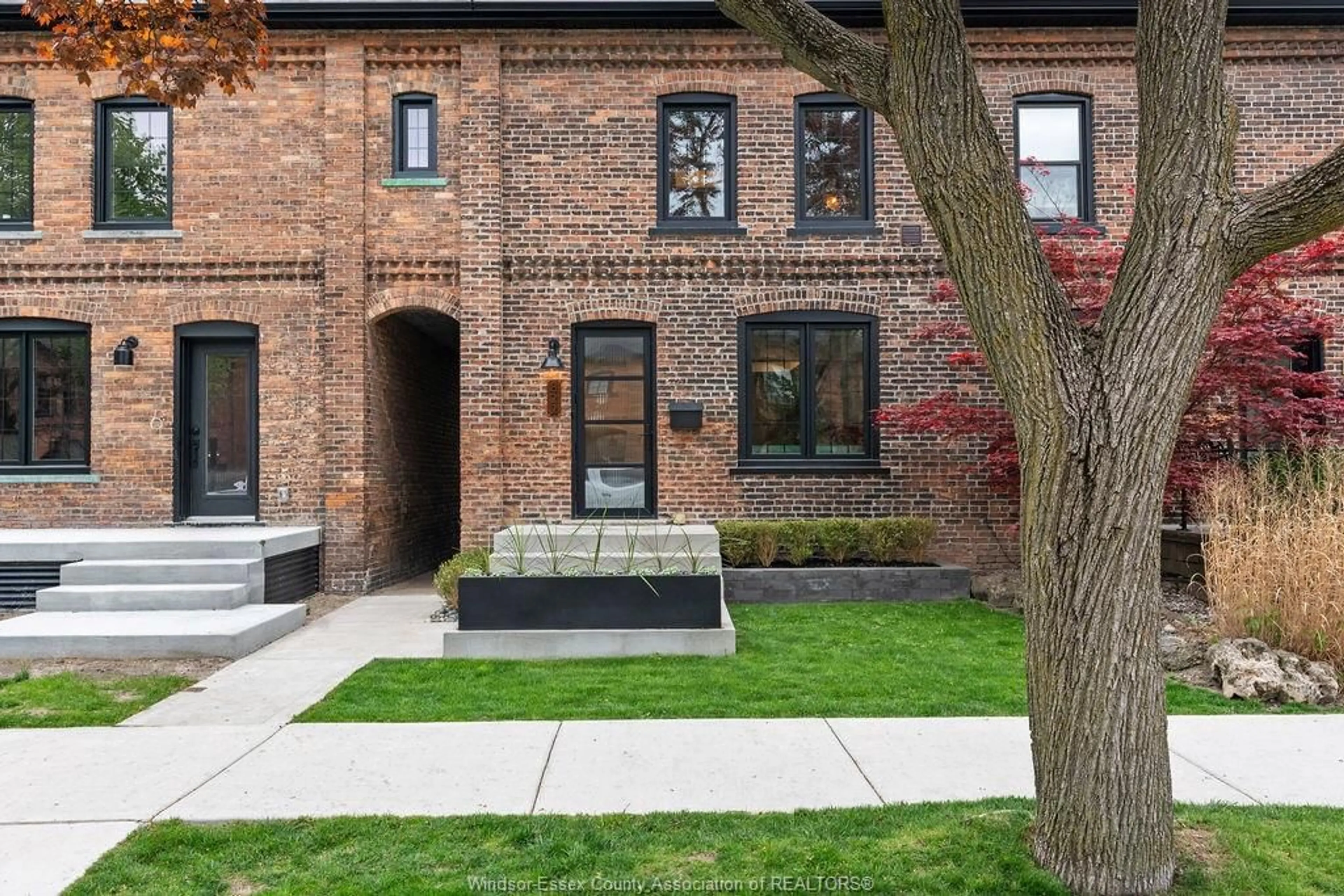 Home with brick exterior material, street for 822 MONMOUTH, Windsor Ontario N8Y 3L4