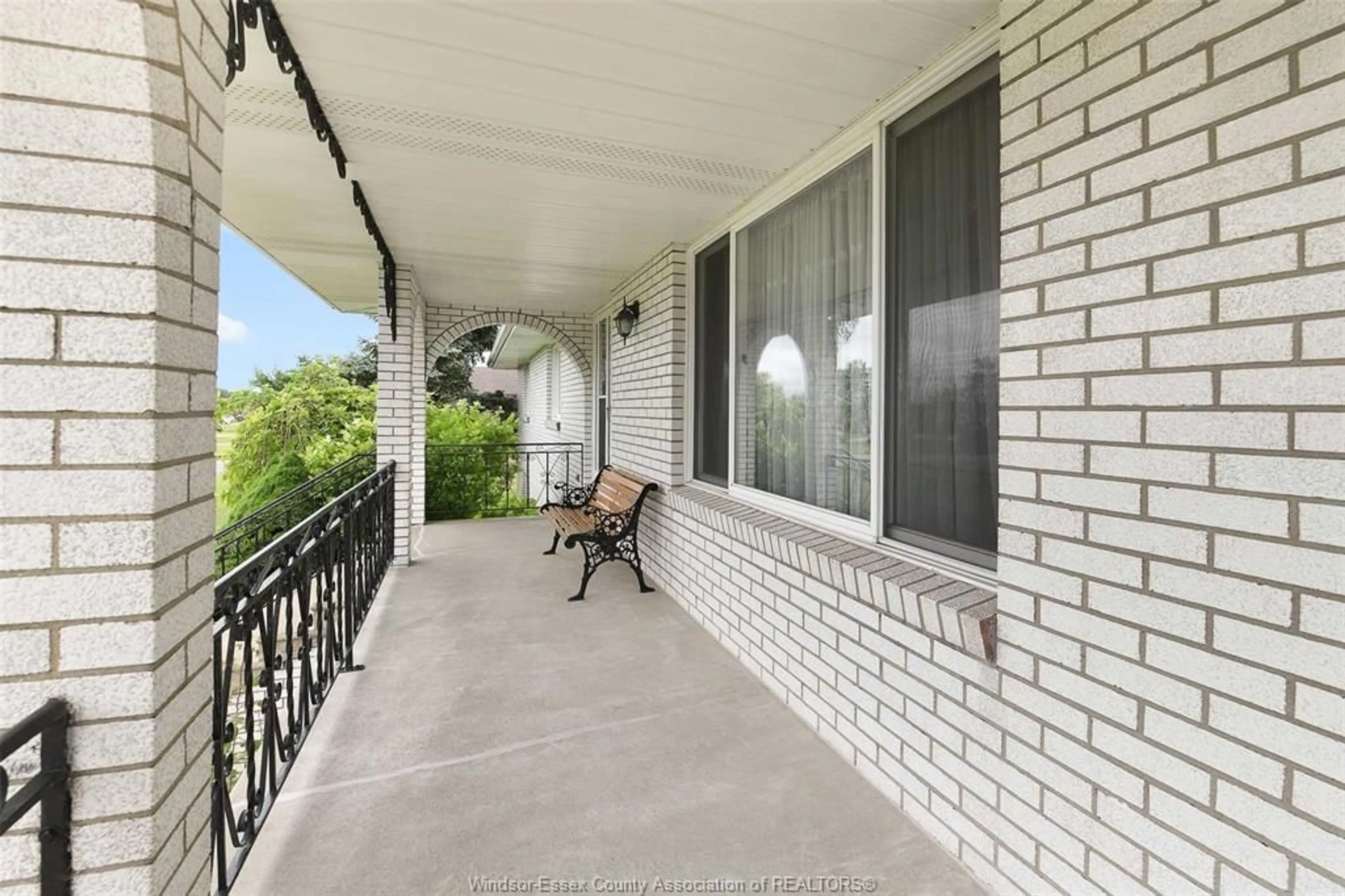 Patio, street for 658 Concession Rd 2, Amherstburg Ontario N9V 3R3