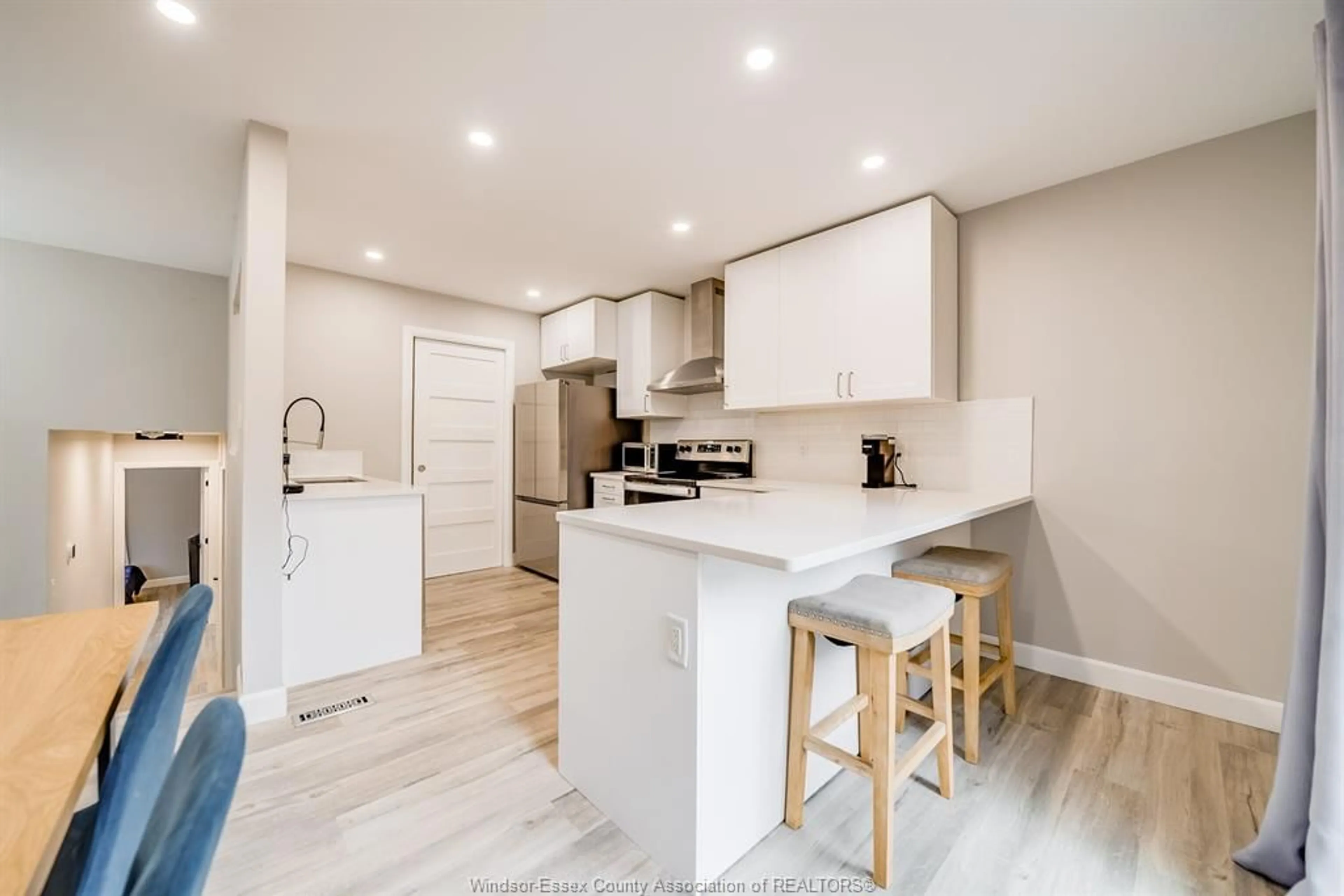 Open concept kitchen, unknown for 71 COPPERFIELD Cres, Chatham Ontario N7M 5X5