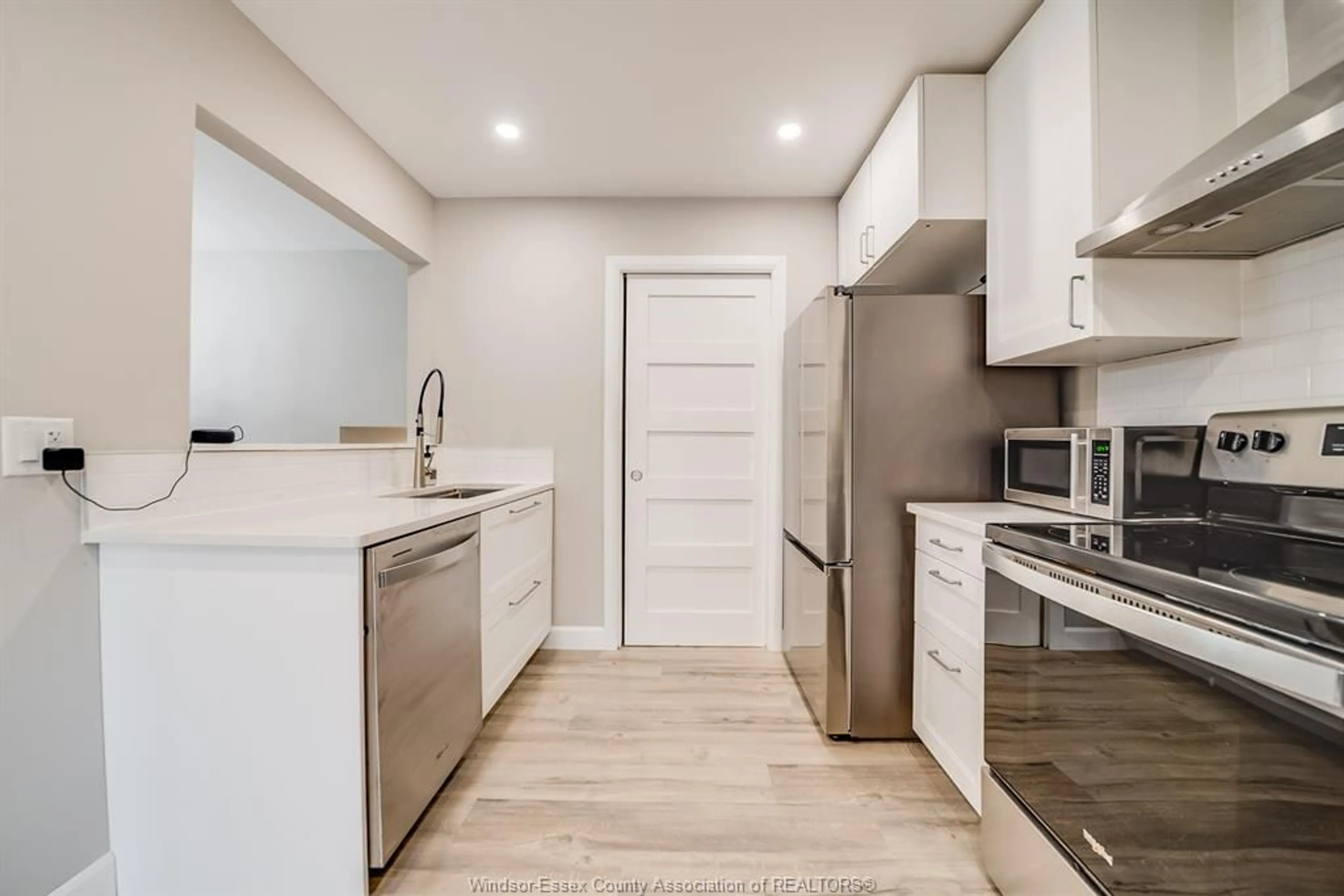 Unknown for 71 COPPERFIELD Cres, Chatham Ontario N7M 5X5