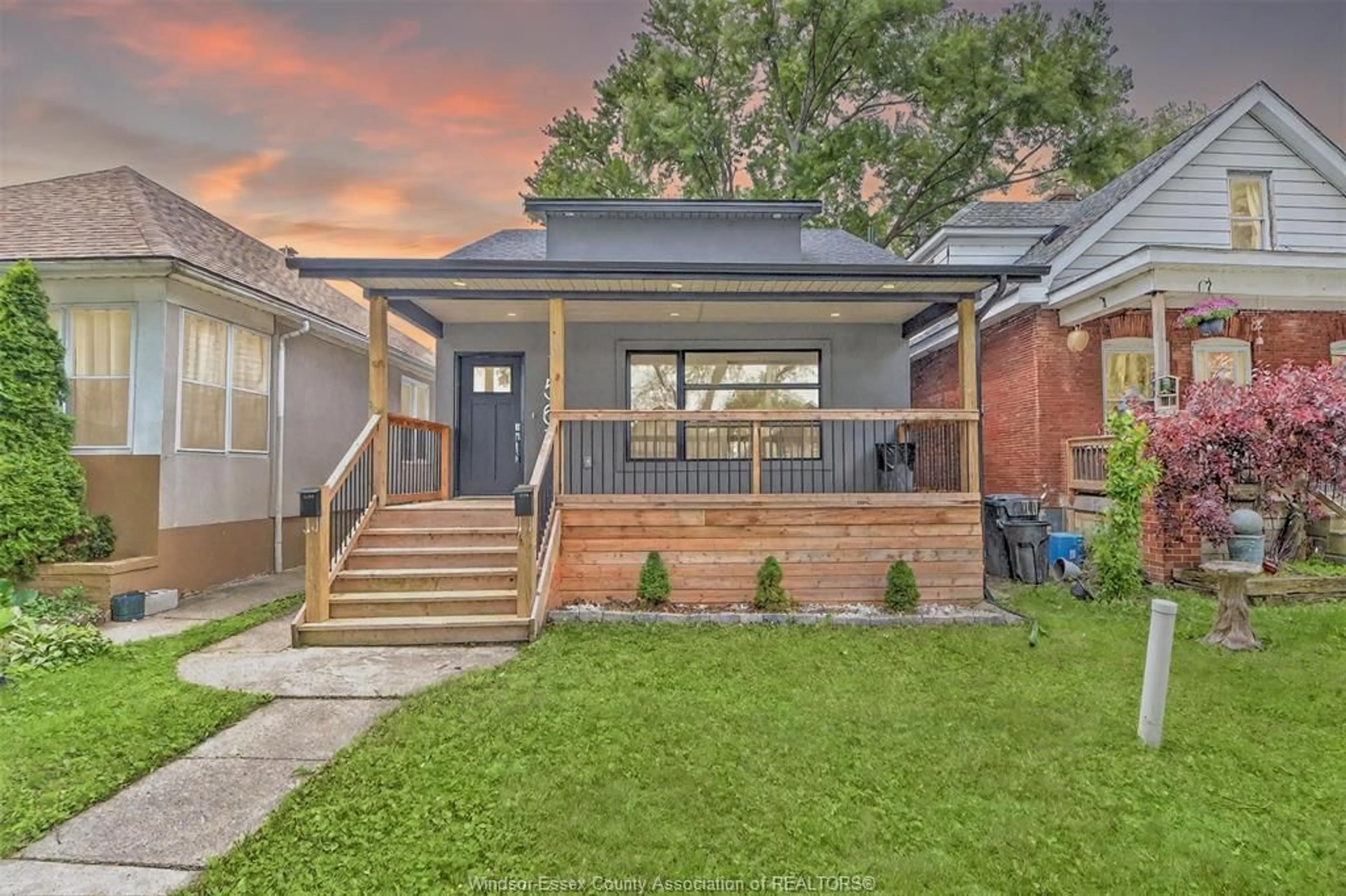 Home with brick exterior material, street for 1563 LINCOLN Rd, Windsor Ontario N8Y 2J3