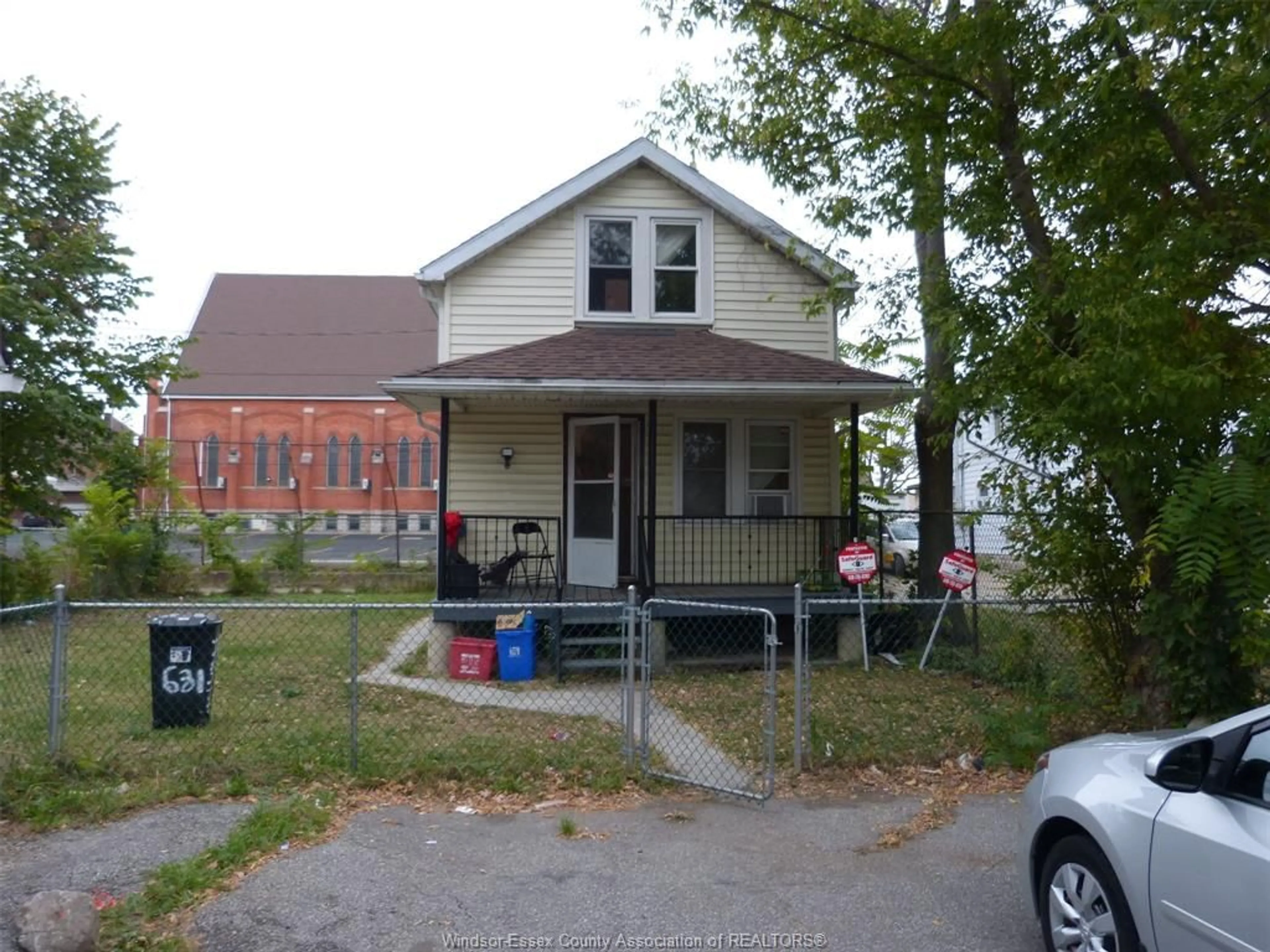 Unknown for 631-633 PARENT Ave, Windsor Ontario N9A 2C4