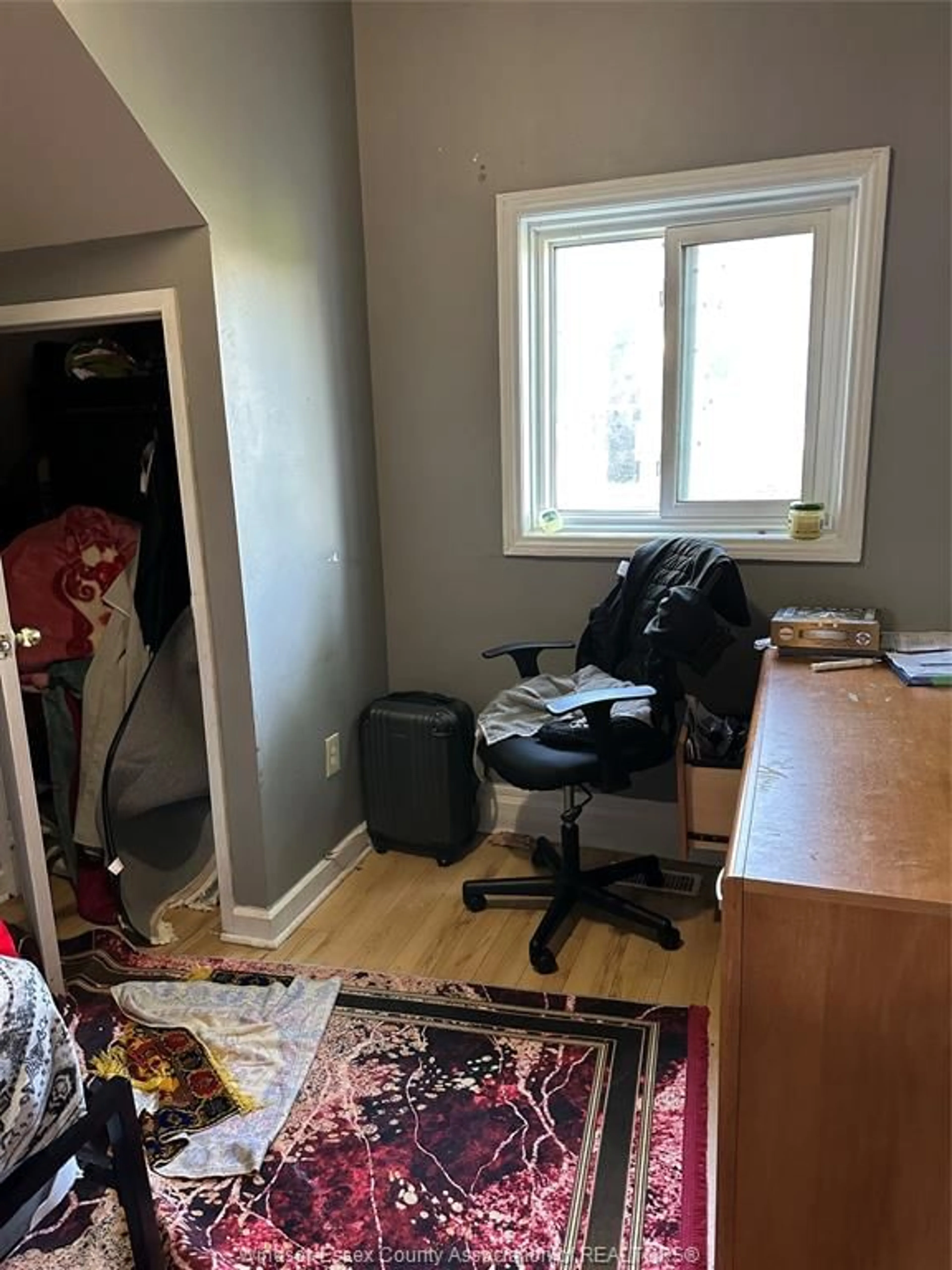 A pic of a room for 631-633 PARENT Ave, Windsor Ontario N9A 2C4