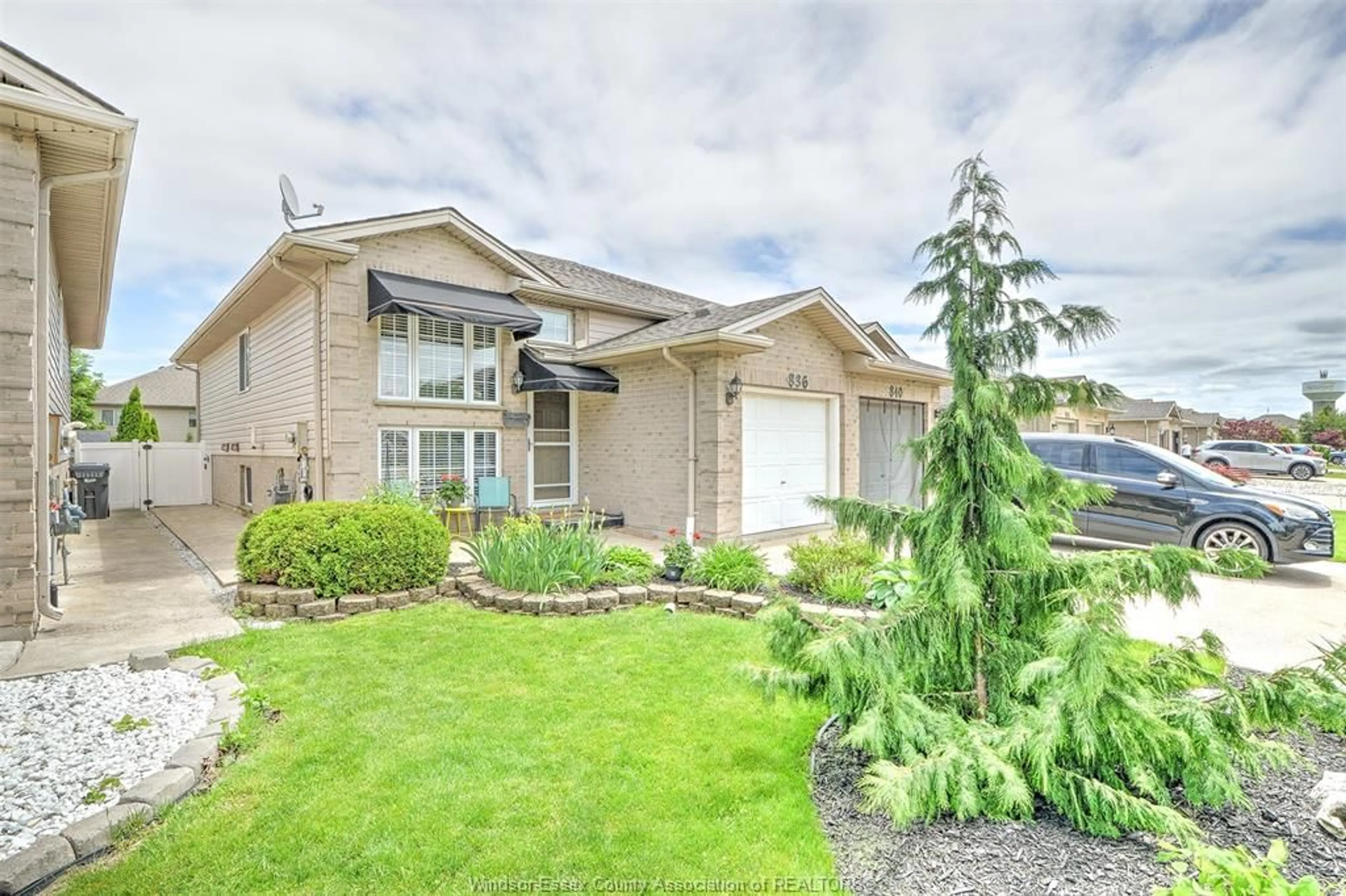 Unknown for 836 MICHAEL Dr, Tecumseh Ontario N8N 5A3