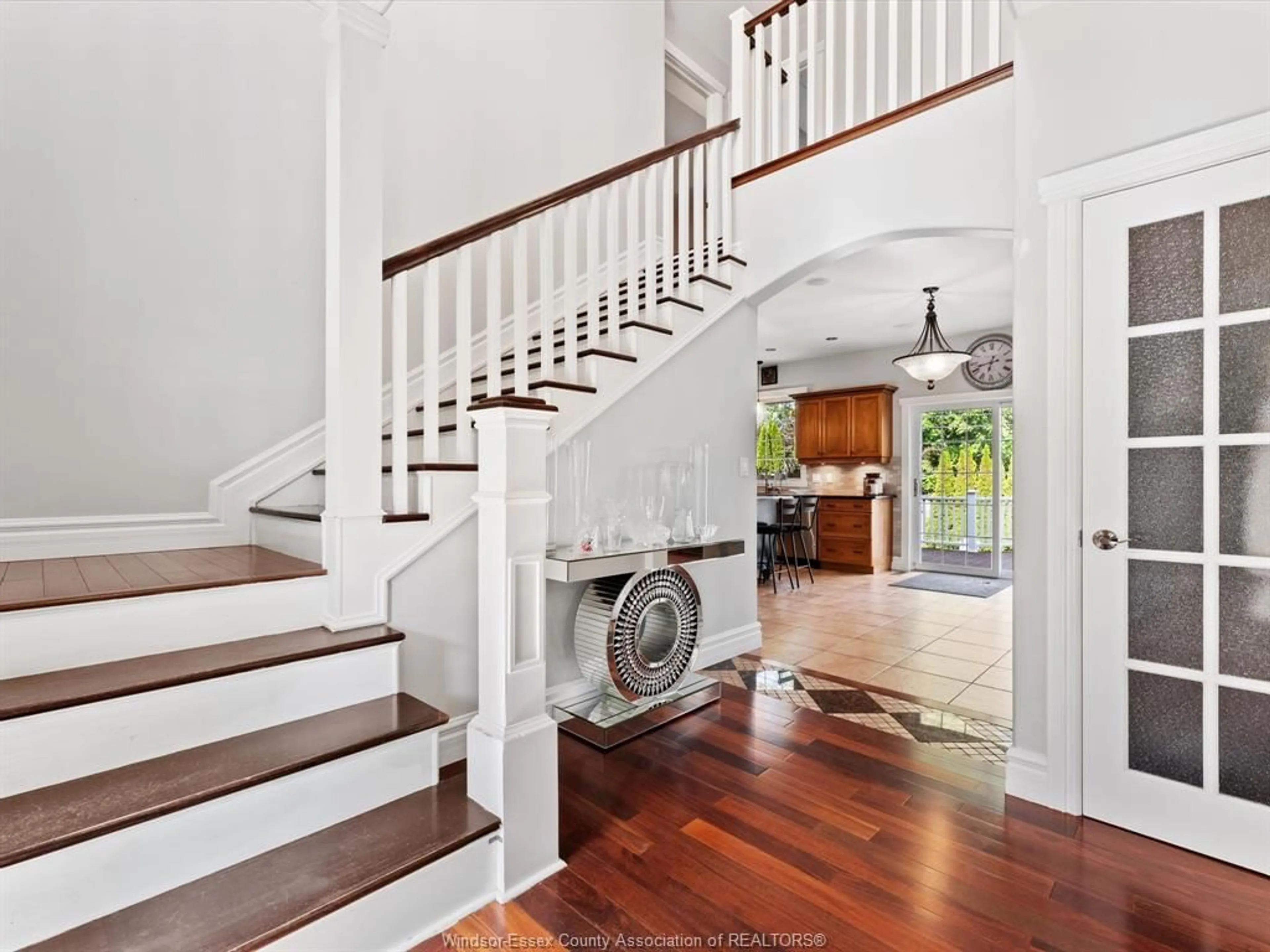 Indoor entryway for 78 JOANNE Crt, Leamington Ontario N8H 5N5