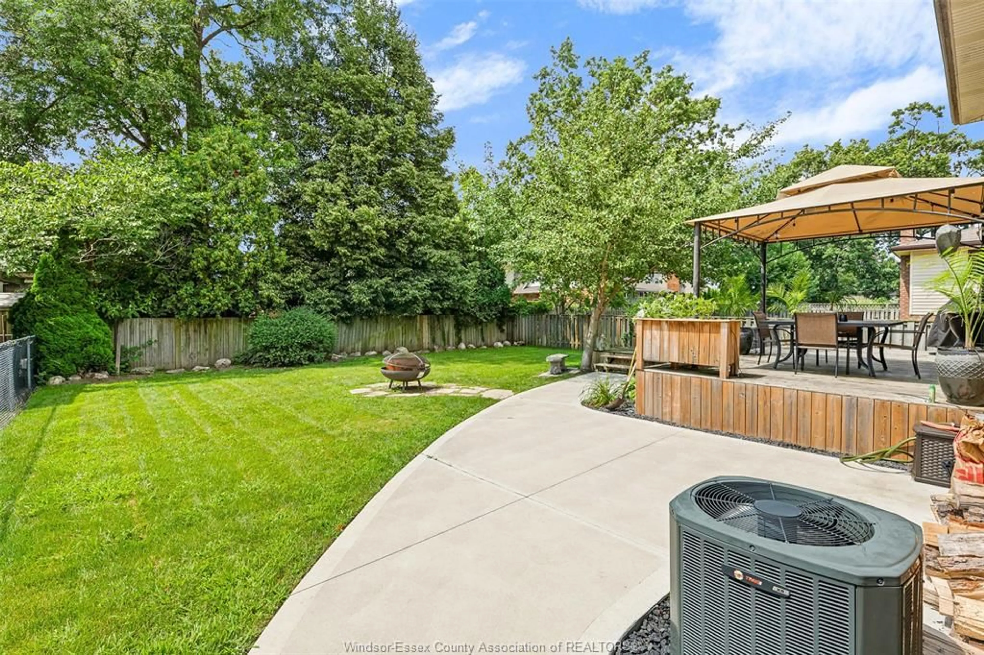 Patio, street for 374 Ramblewood Dr, LaSalle Ontario N9J 3B8