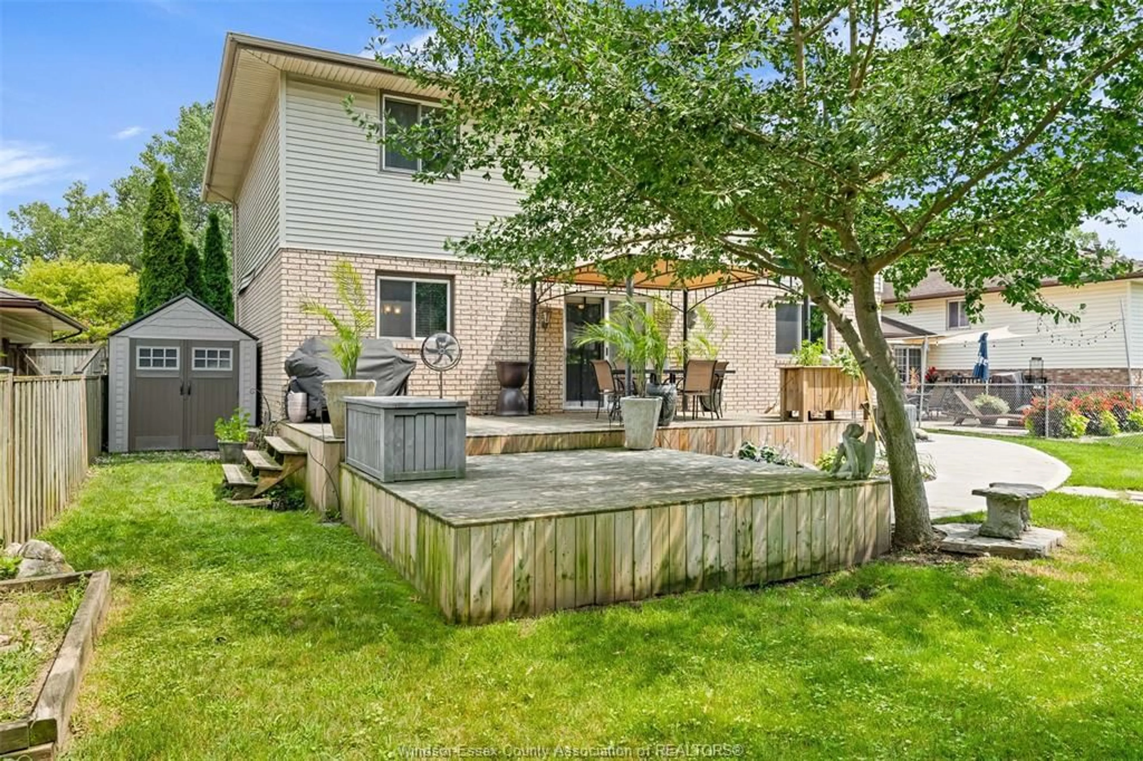 Patio, street for 374 Ramblewood Dr, LaSalle Ontario N9J 3B8